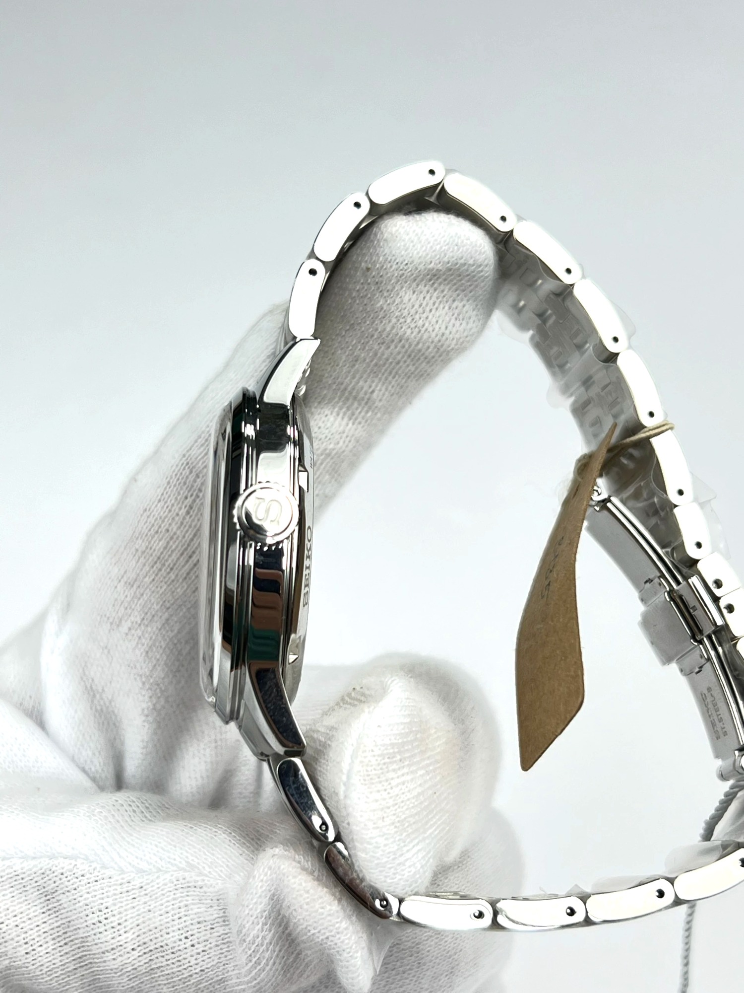 33-c27786f6-fe96-405e-aea5-3a78ac88b191