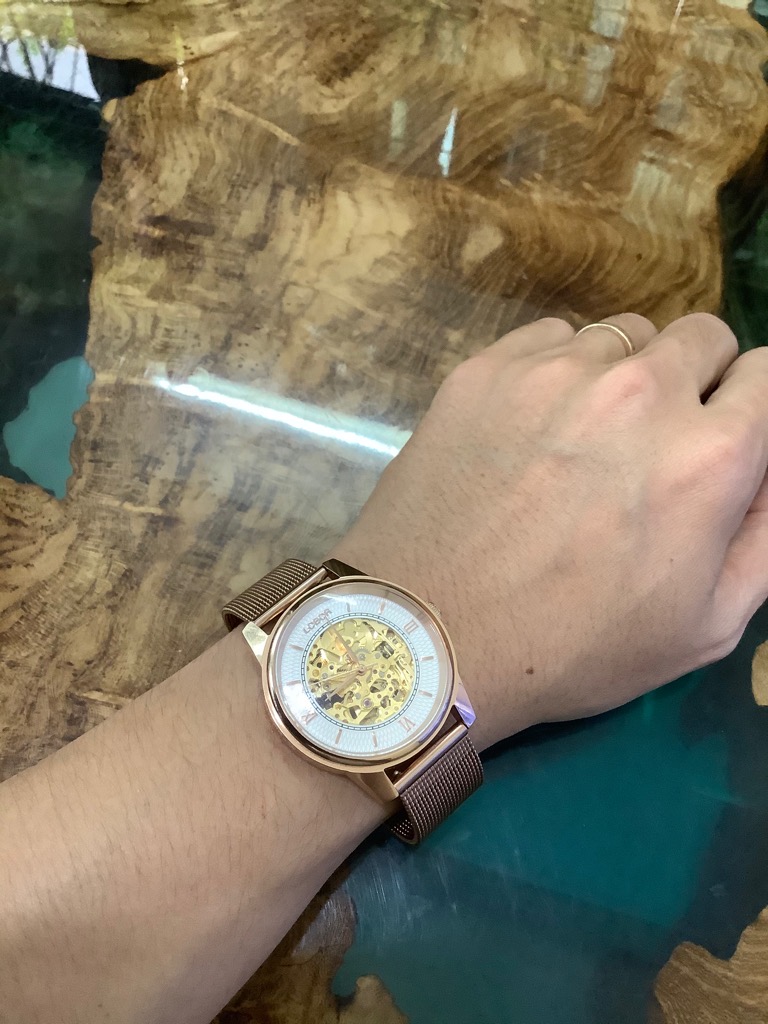 3f709aba-7f2a-403a-8bf4-4434dde9cf5e