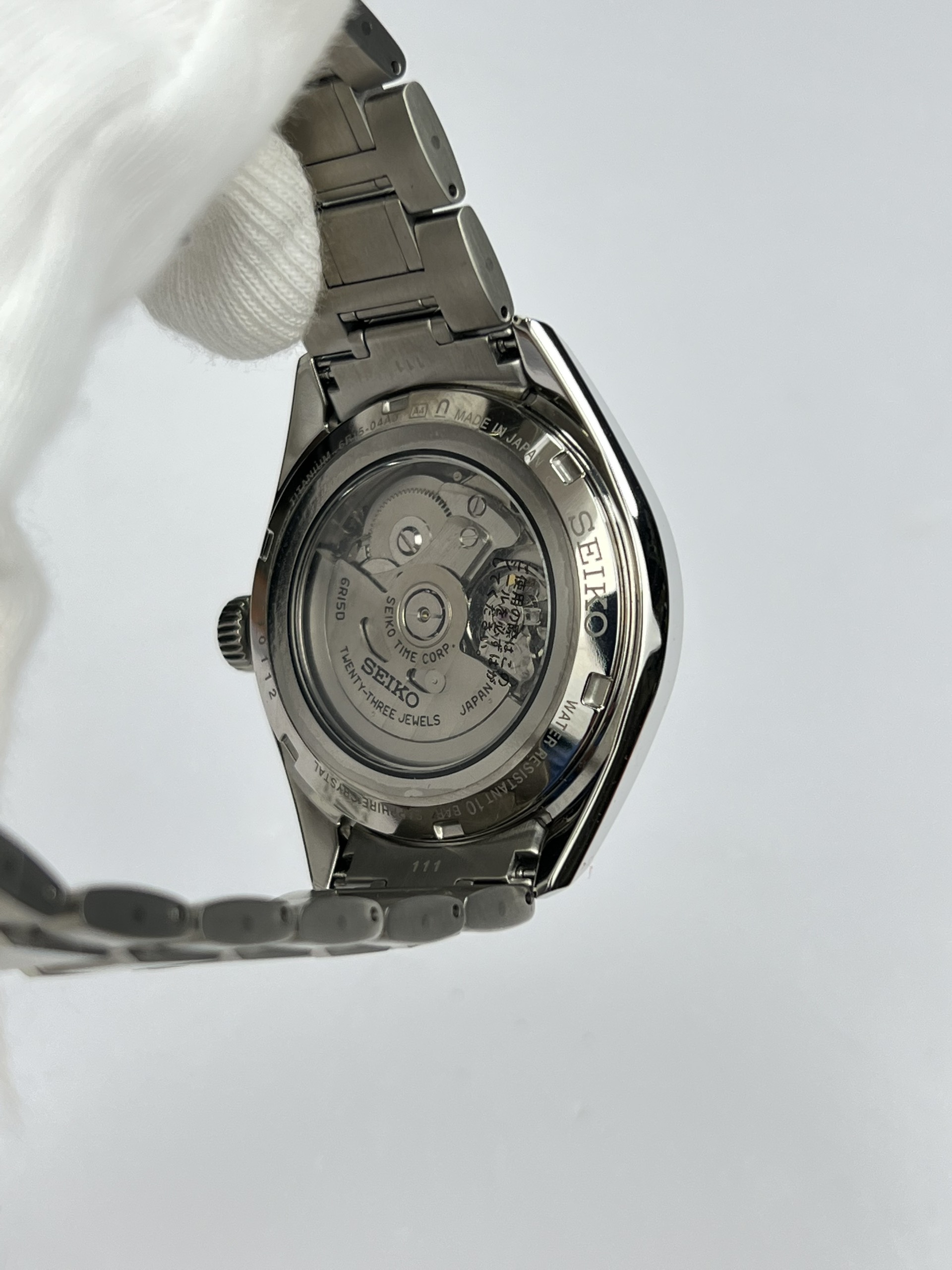 4-04fd9e60-5eb5-4d82-9ef0-2a604080cb7f