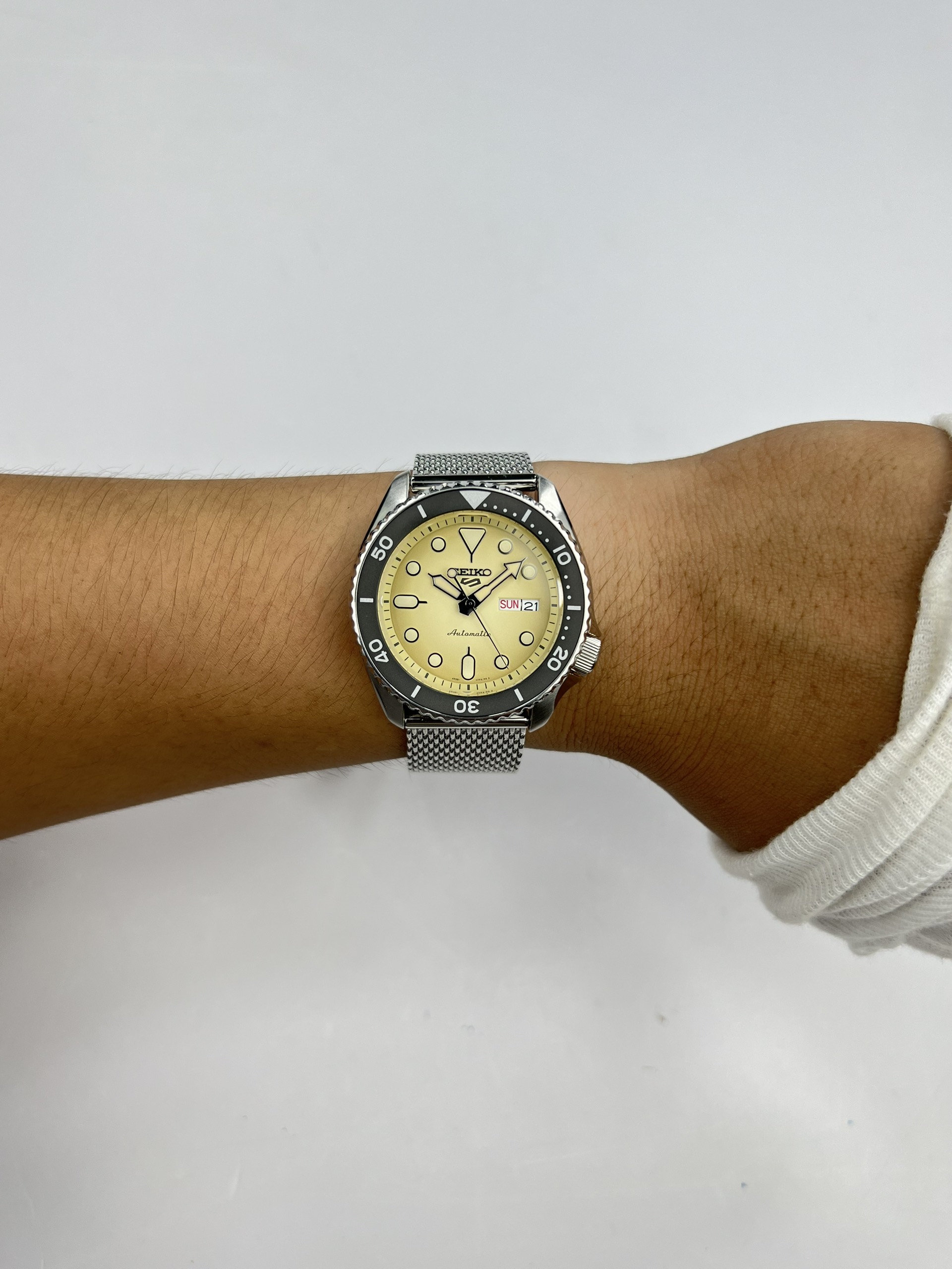 4-122cadbb-f1d6-44ed-b33f-363a80438e8e