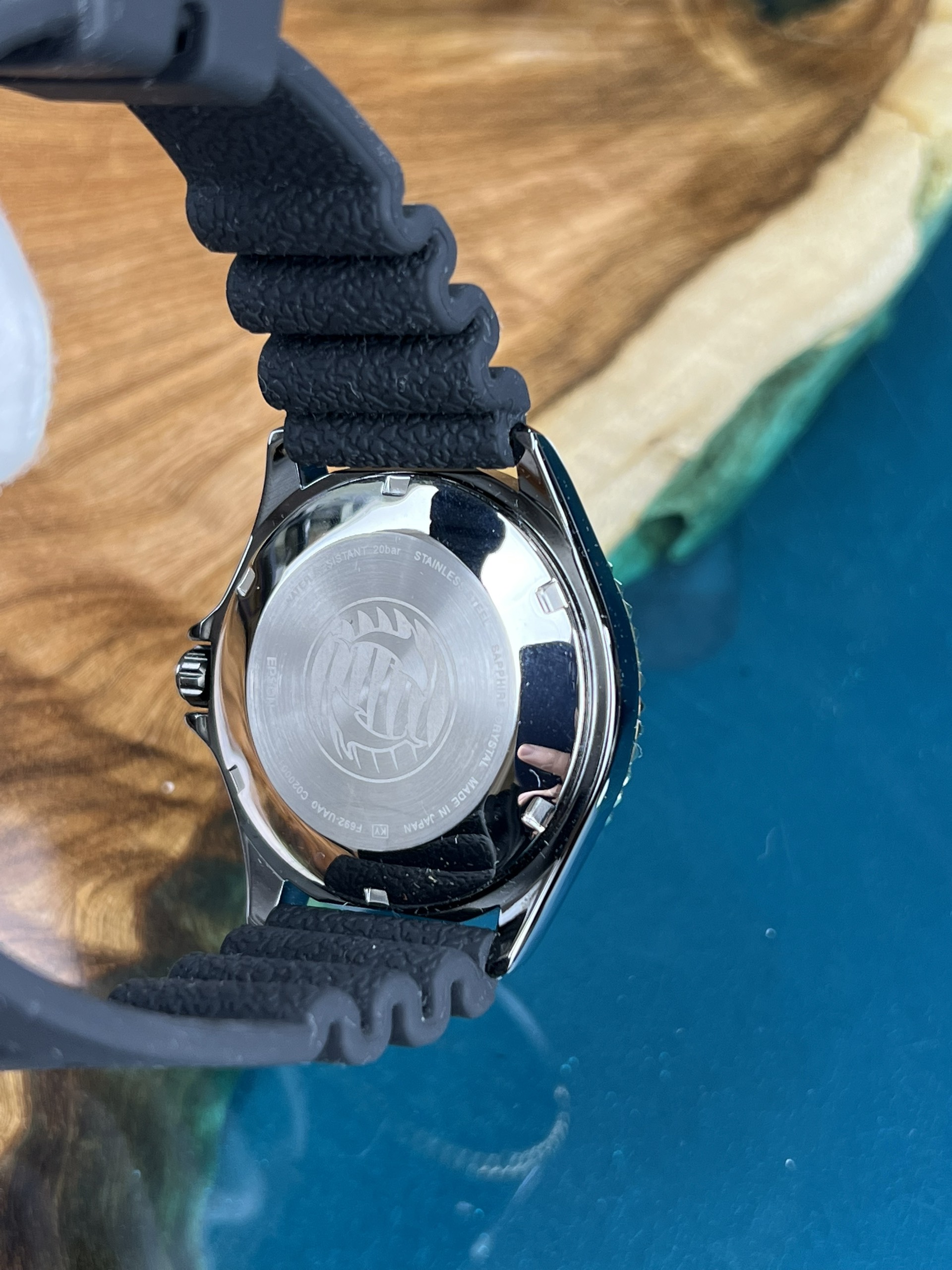 4-356d0d3f-5e25-40b4-a5cf-02fbff383112