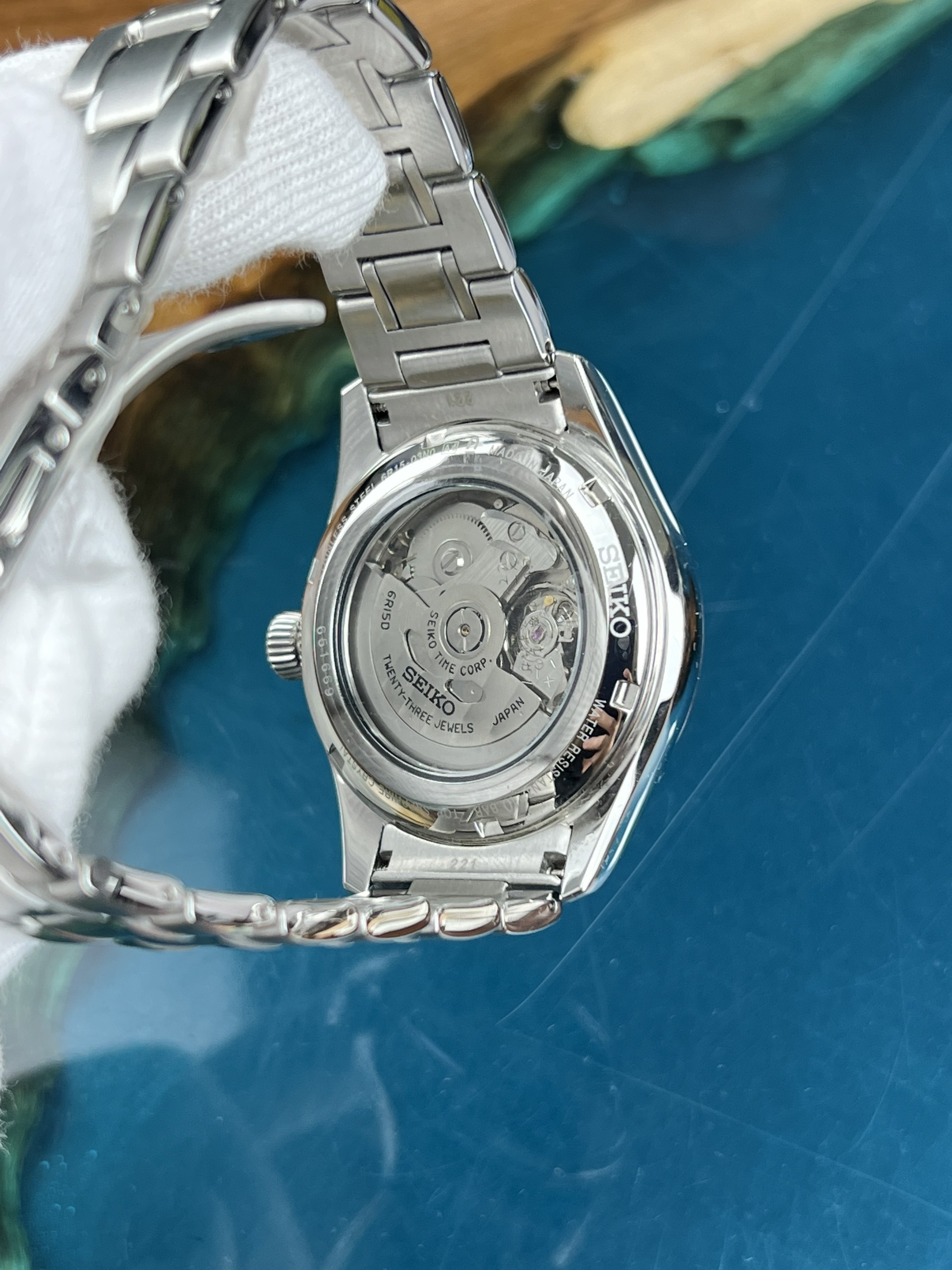 4-3c6b5b83-d7b9-4448-92a9-eb31e4217735-d5fc2f25-a96c-484c-8f1f-bc5b55d69c68