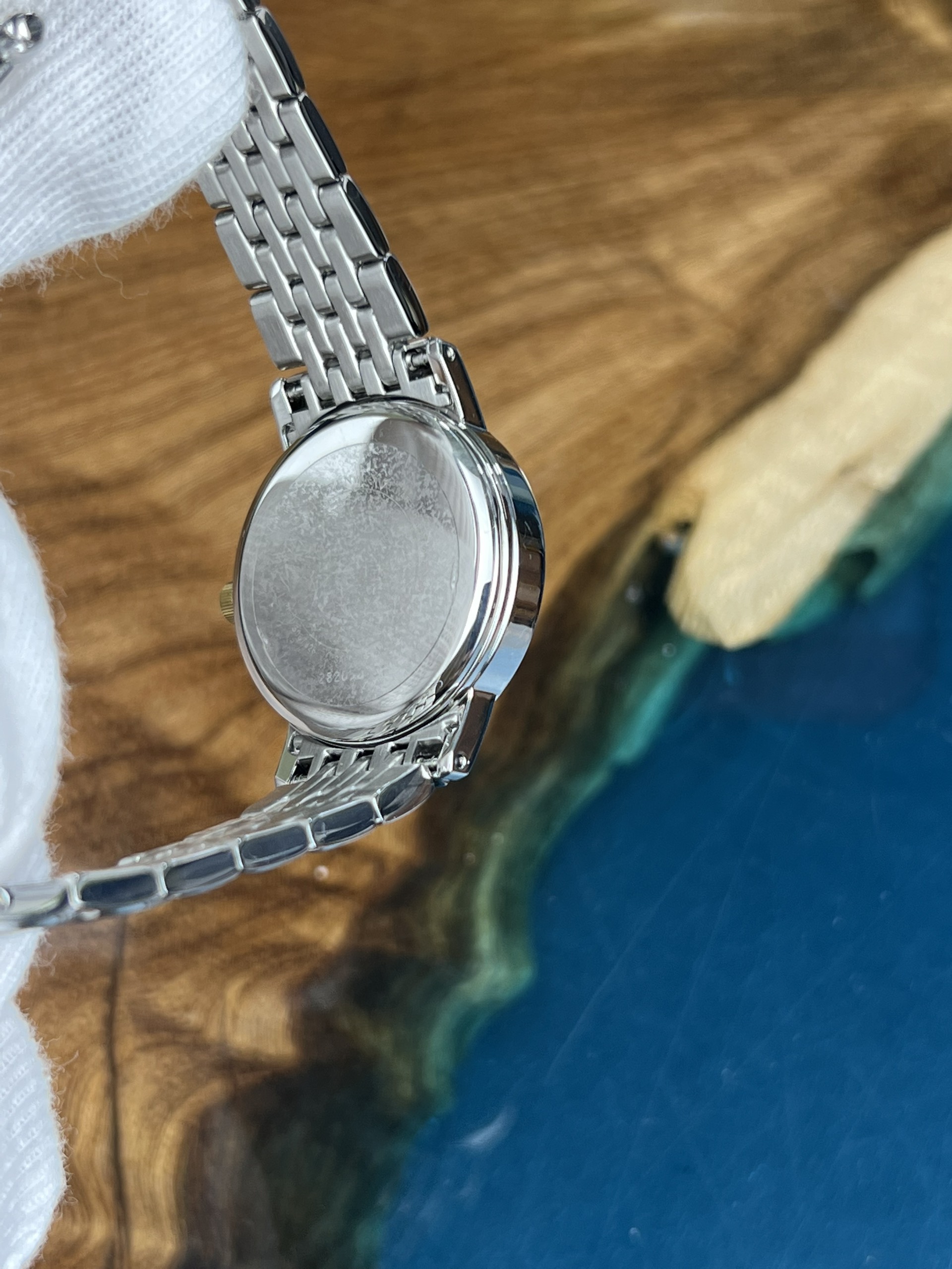 4-3da5cbdd-04a9-4bec-bf51-ec844a6a9869-26586d01-6f62-4dcd-b41f-9374472a2a38