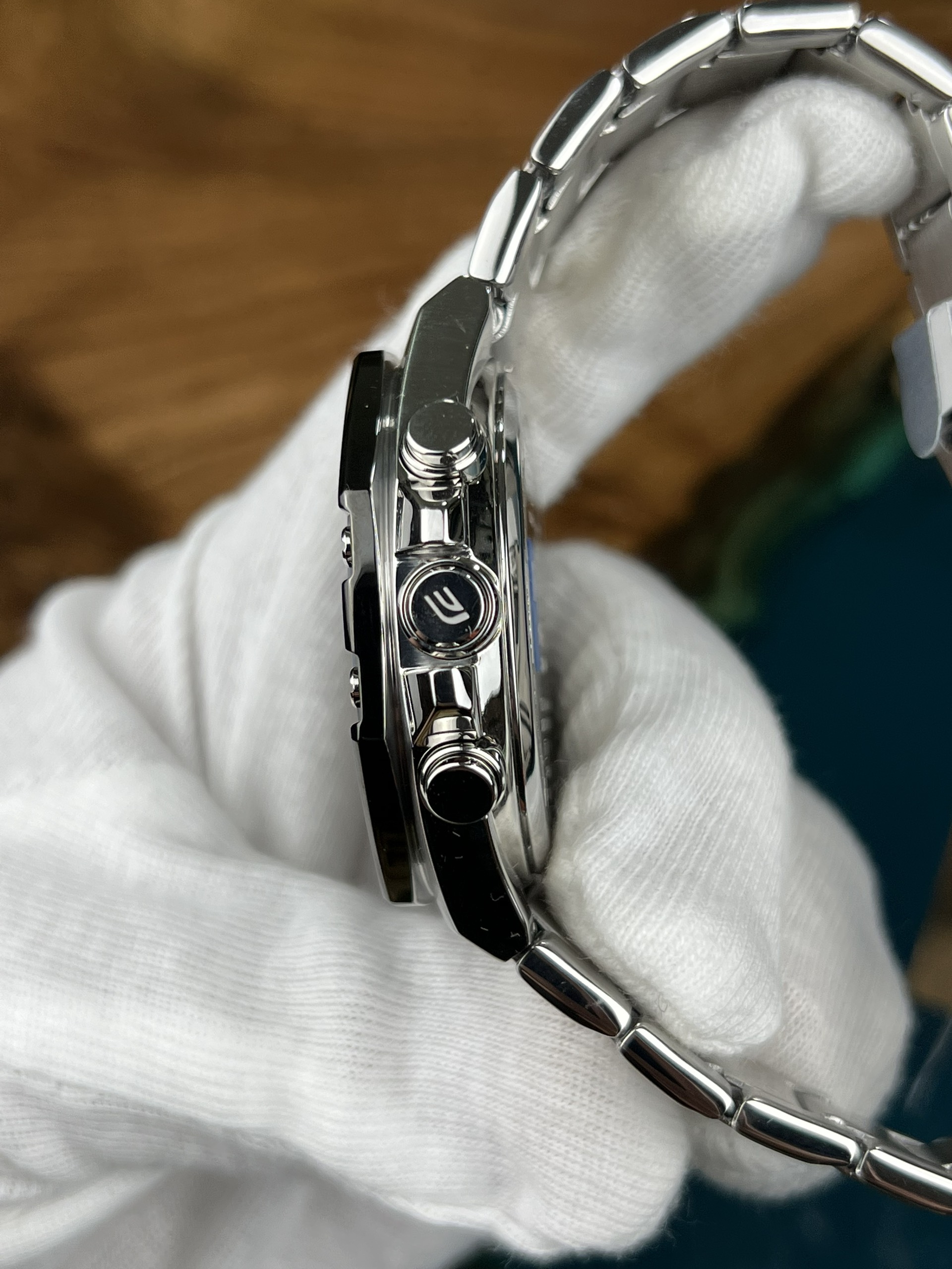 4-406a46c1-839c-4070-a1fe-7144a9994076-aa544188-a124-4590-87b5-75d049e54f2d