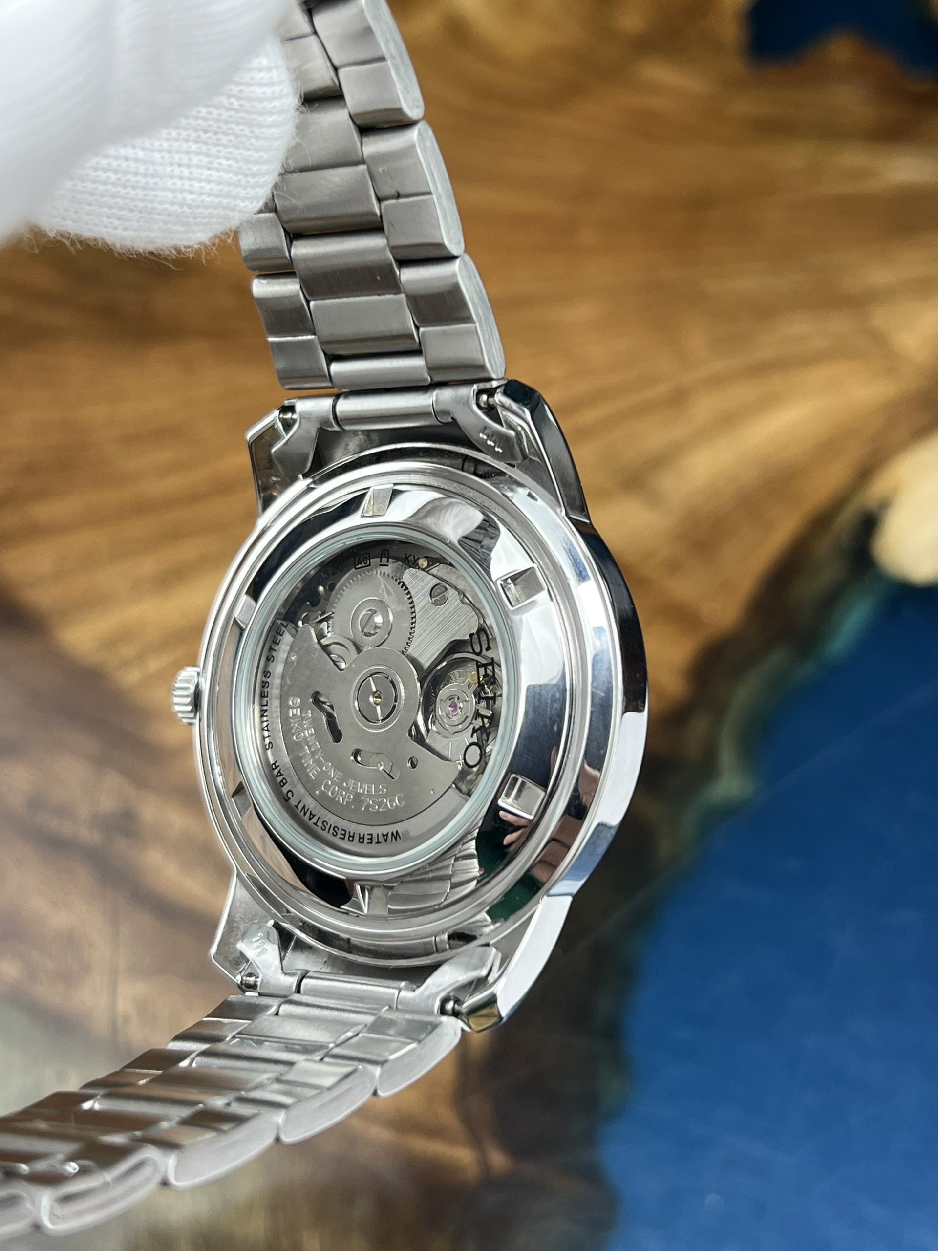 4-4a0a2fe6-e318-4257-b758-c128f8ac9192