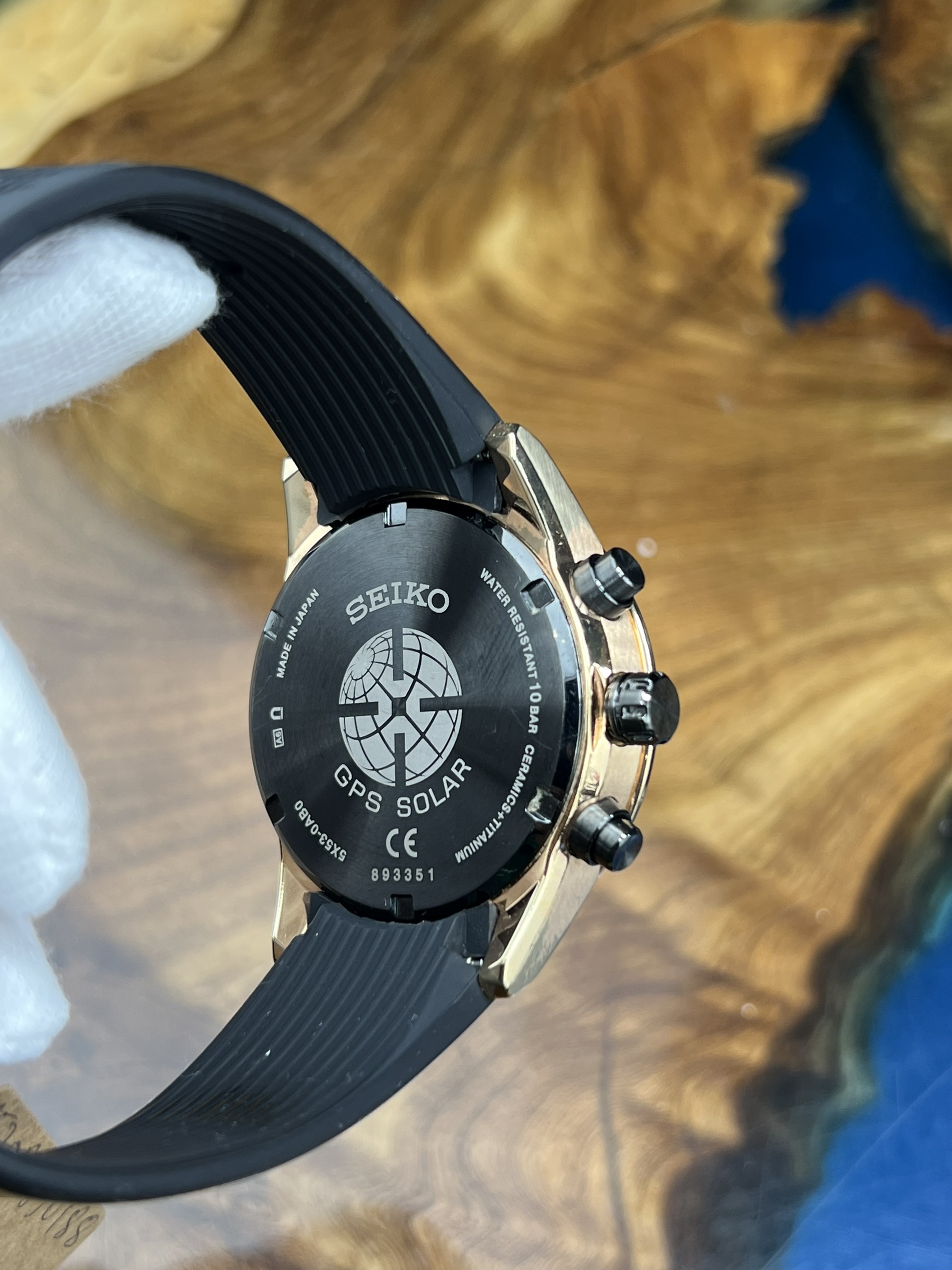 4-76e2a8b3-3d4a-4606-a458-25210579750e