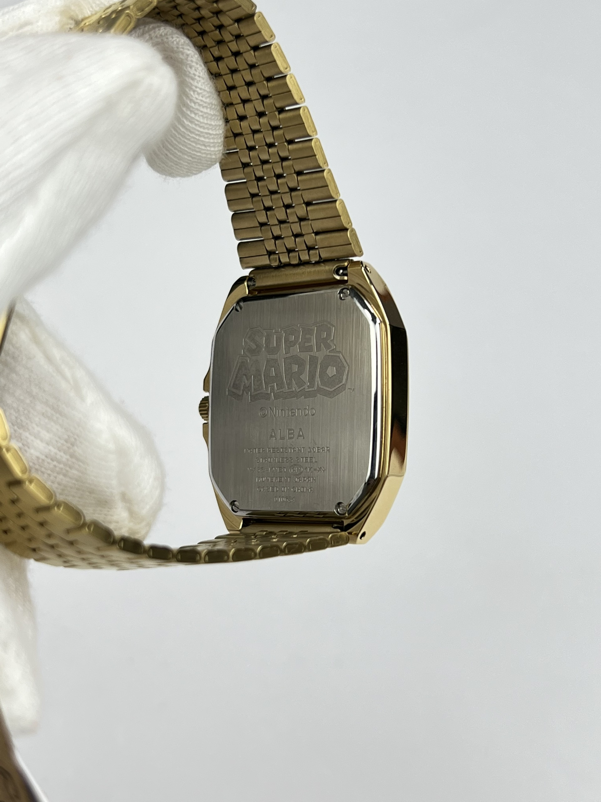 4-8d9f7775-6056-4a41-965f-5a9b3c37c87a