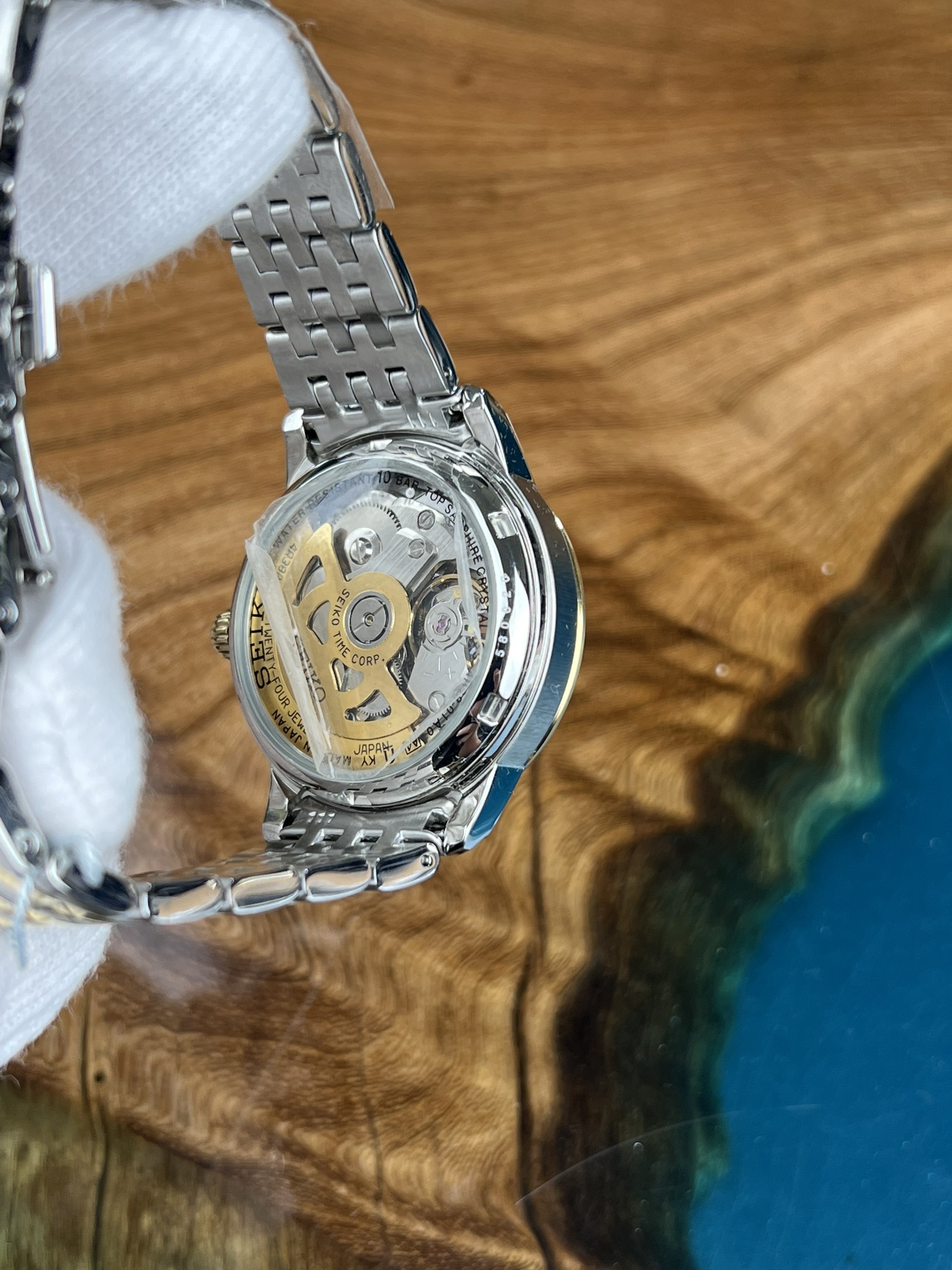 4-95b50ed8-1068-4eeb-b74d-0cf16899dffa