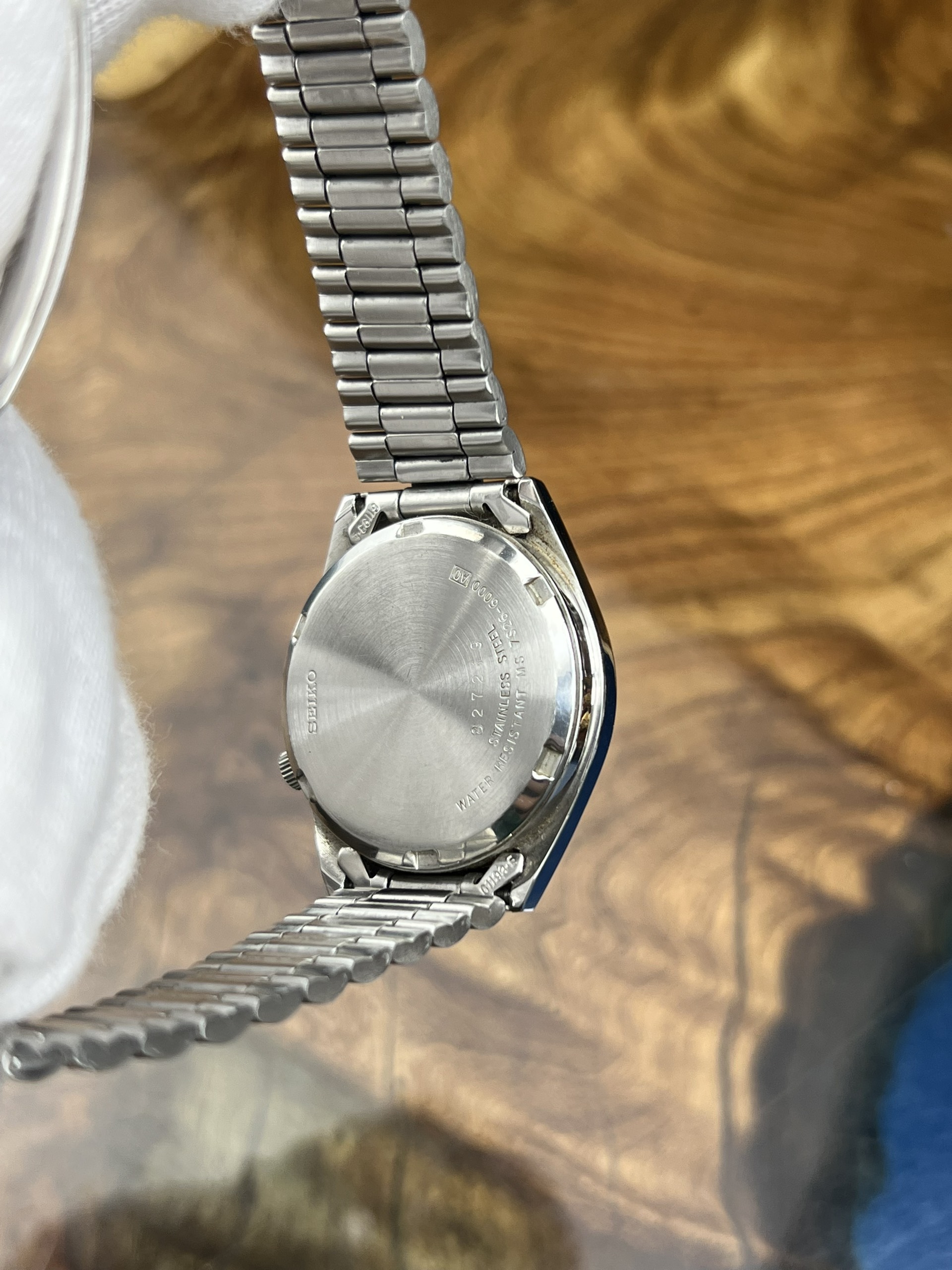 4-a06bd6c5-5a97-45d8-8f51-b4f88d687e60