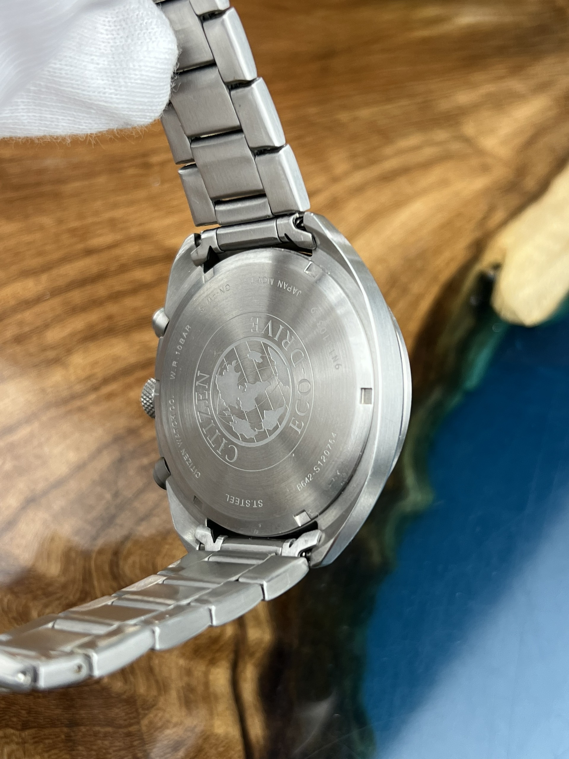 4-a3055bfc-6d9e-4f10-93fe-f0fbe60ccb65