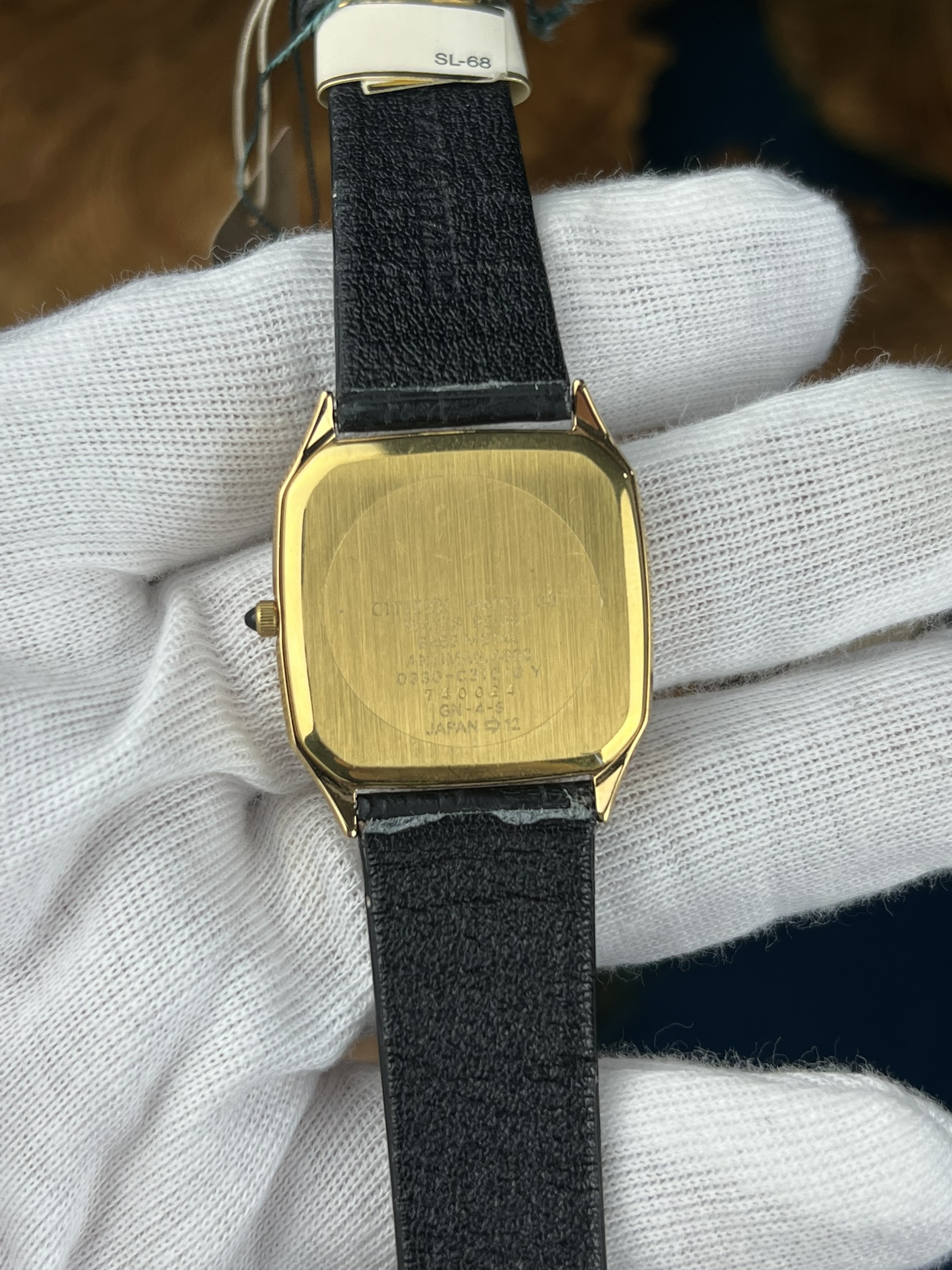 4-a7208651-01a2-4566-bba6-99d0f0823c73