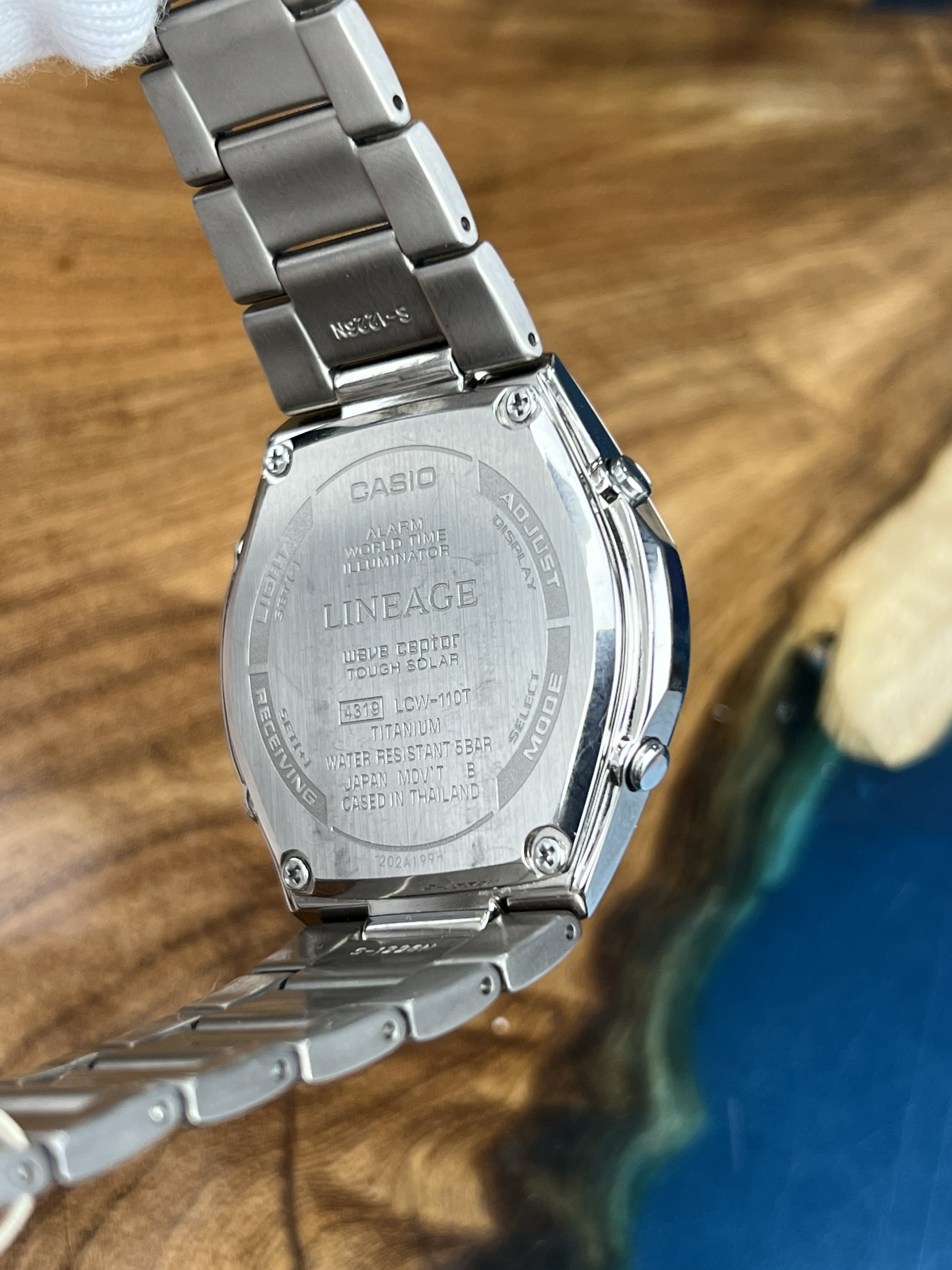 4-cad76091-5367-47f6-8b33-775a08a3f304