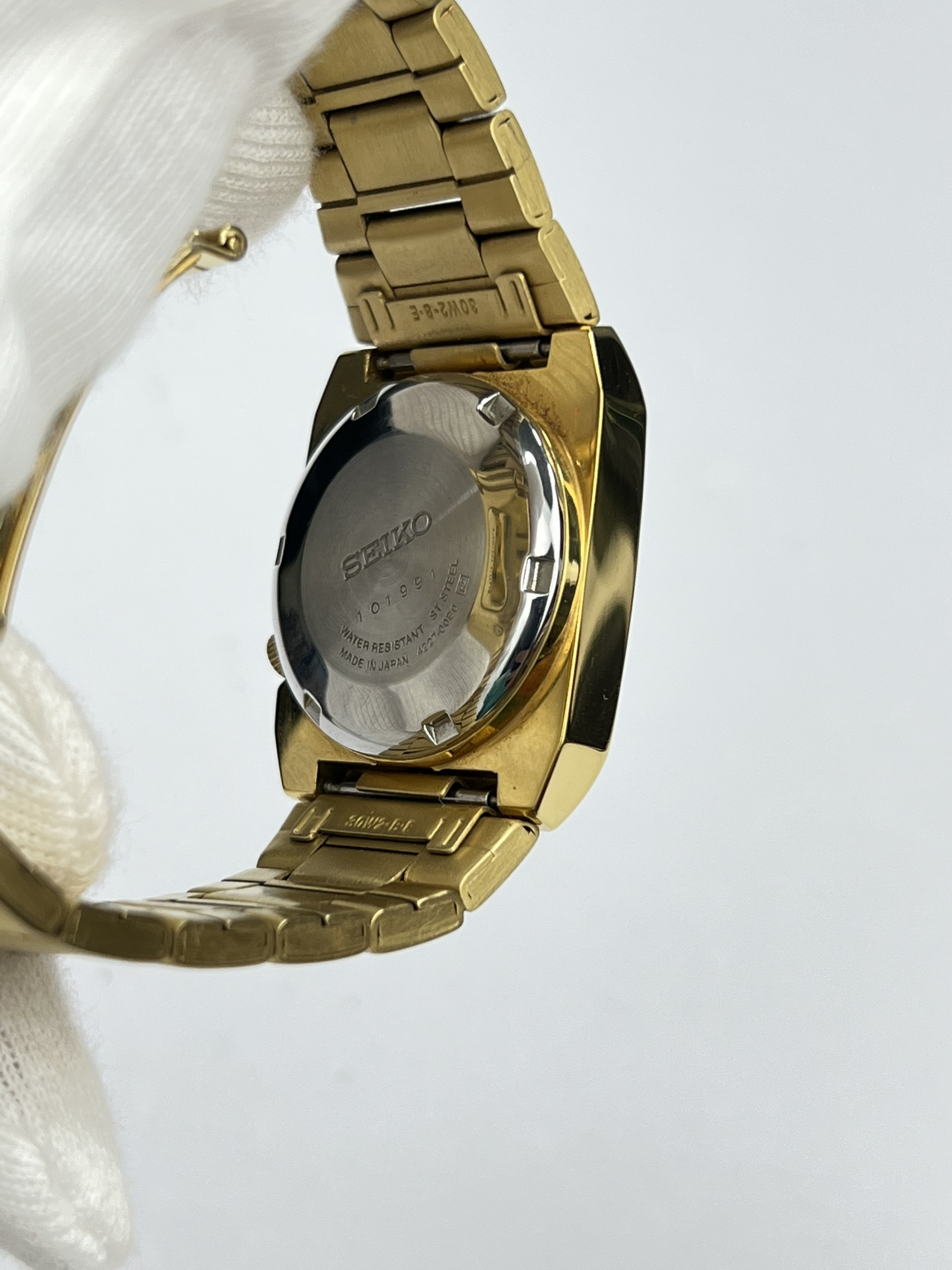 4-cd0f01e4-81a1-44c7-a538-e8412a7f1c45