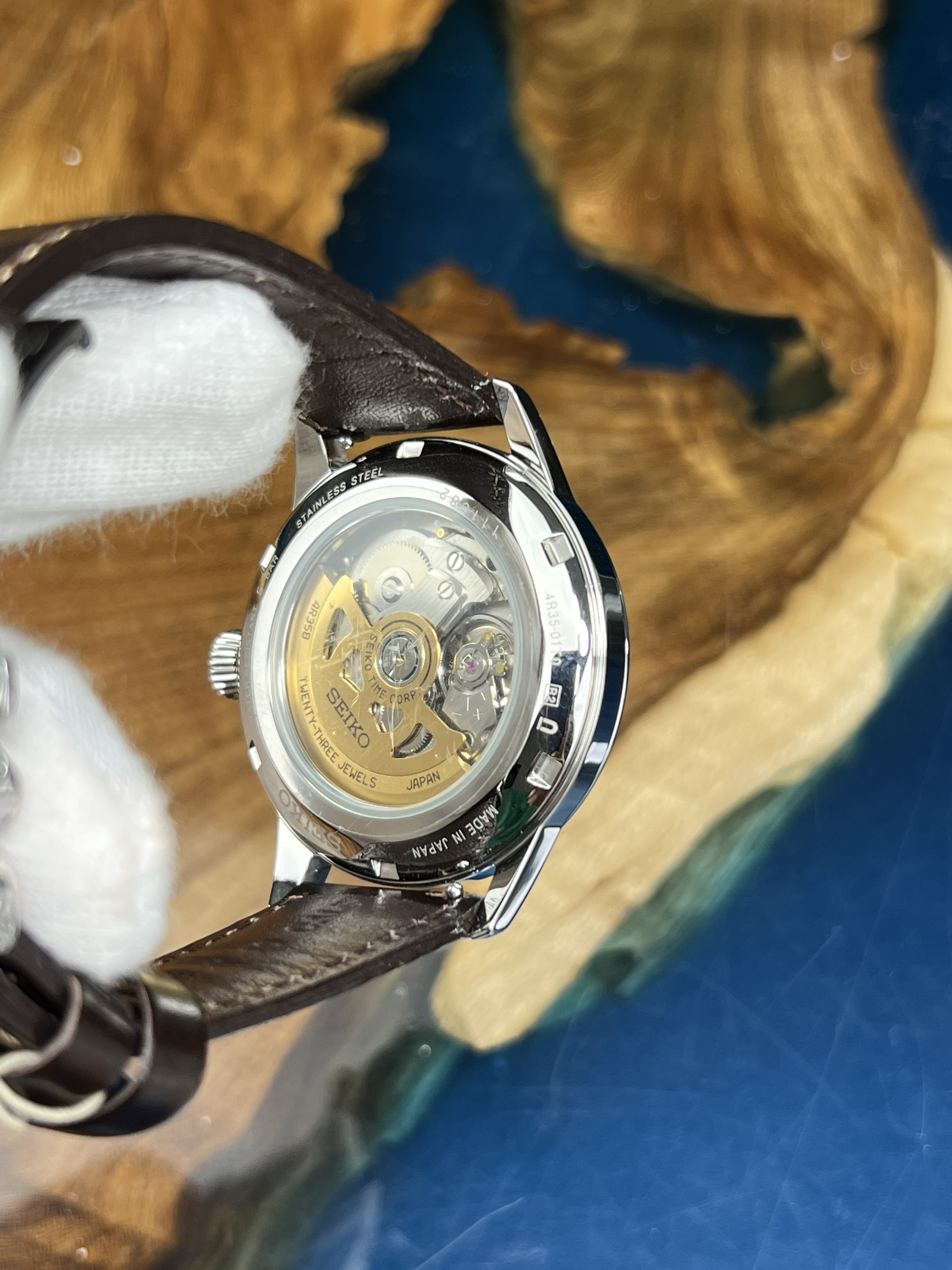 4-d326e348-4b1e-4abb-b4e2-423c526865cb