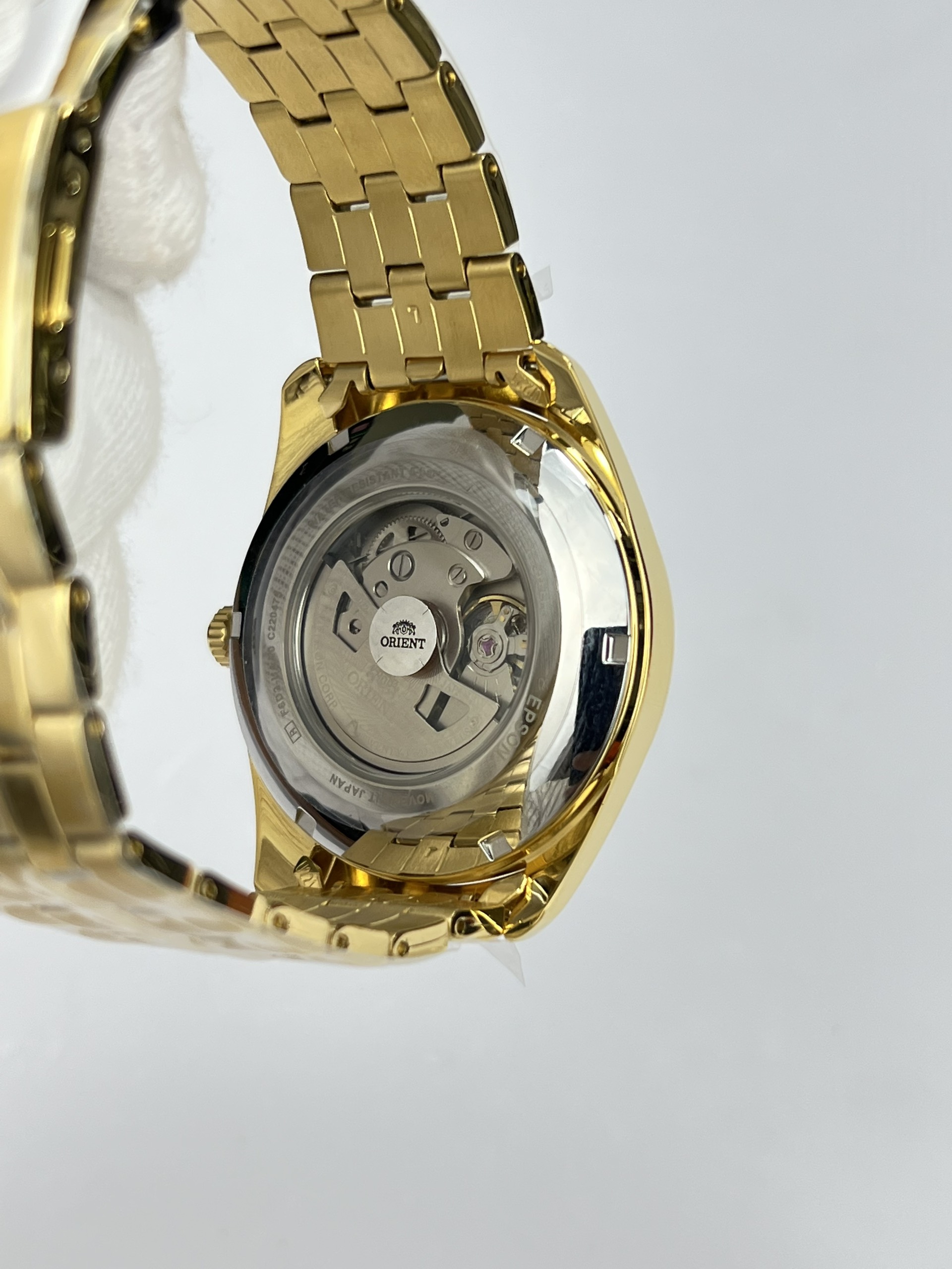 4-e2b5b27c-119d-4077-aed8-117a38a66b09