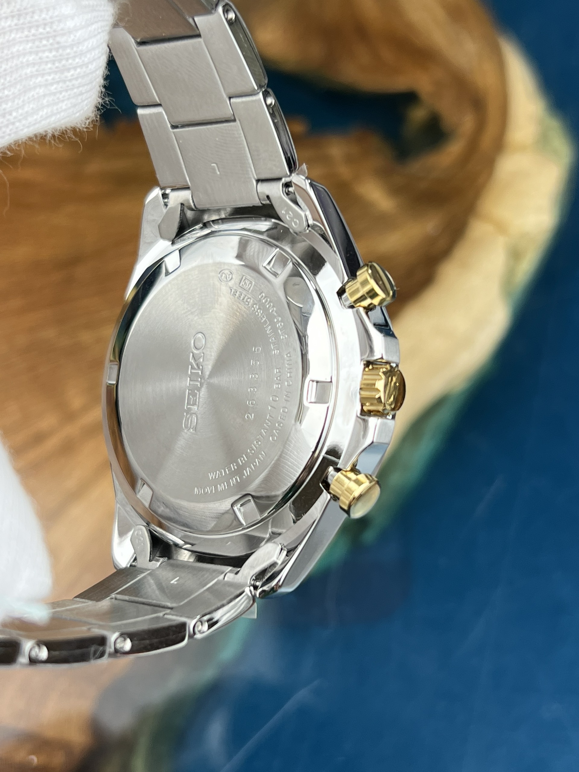 4-faac07e4-8089-41ed-a50d-c7684c921a76