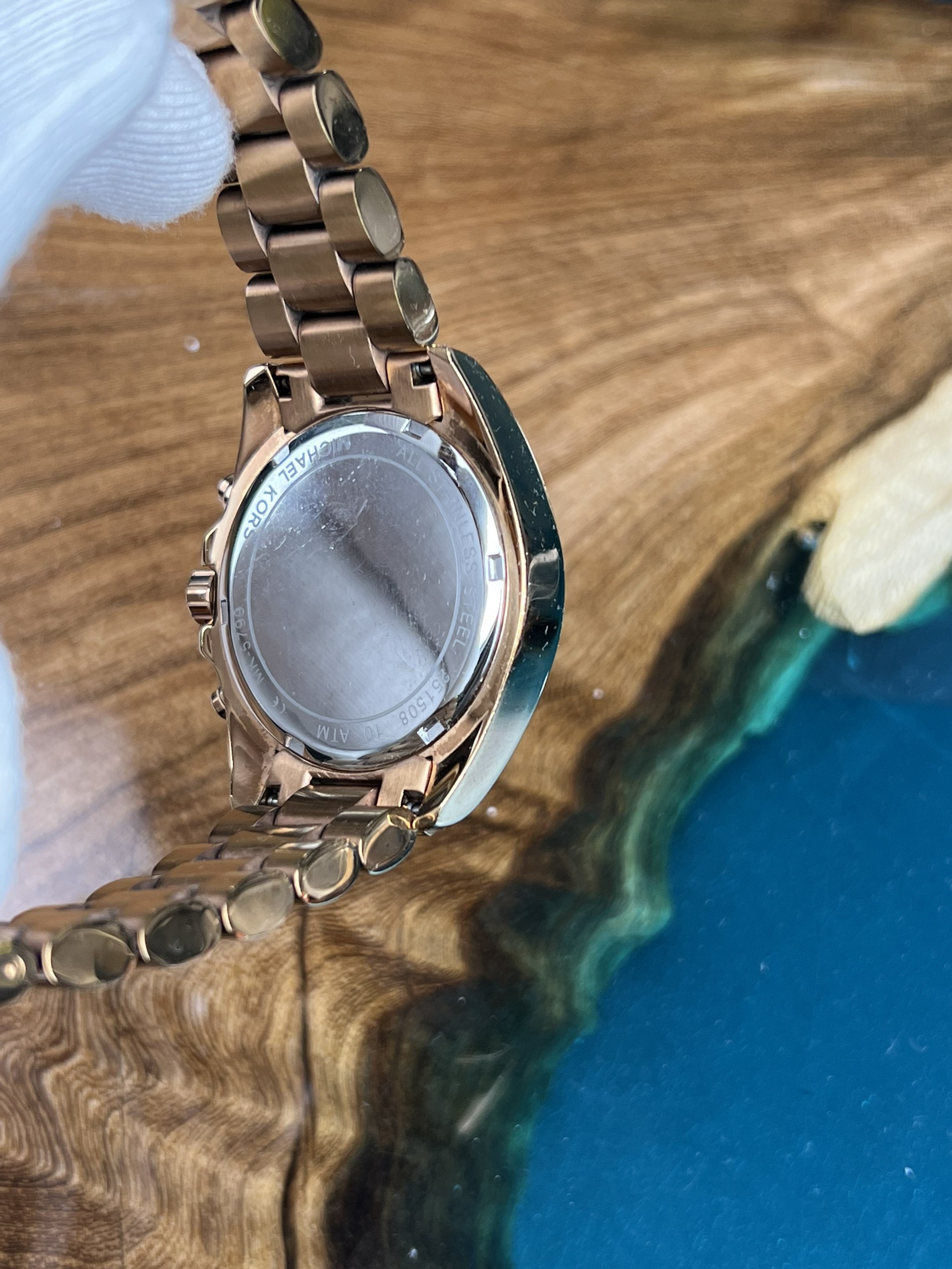 4-fb1a7d2d-c4cb-4f80-8d93-8087647dd669