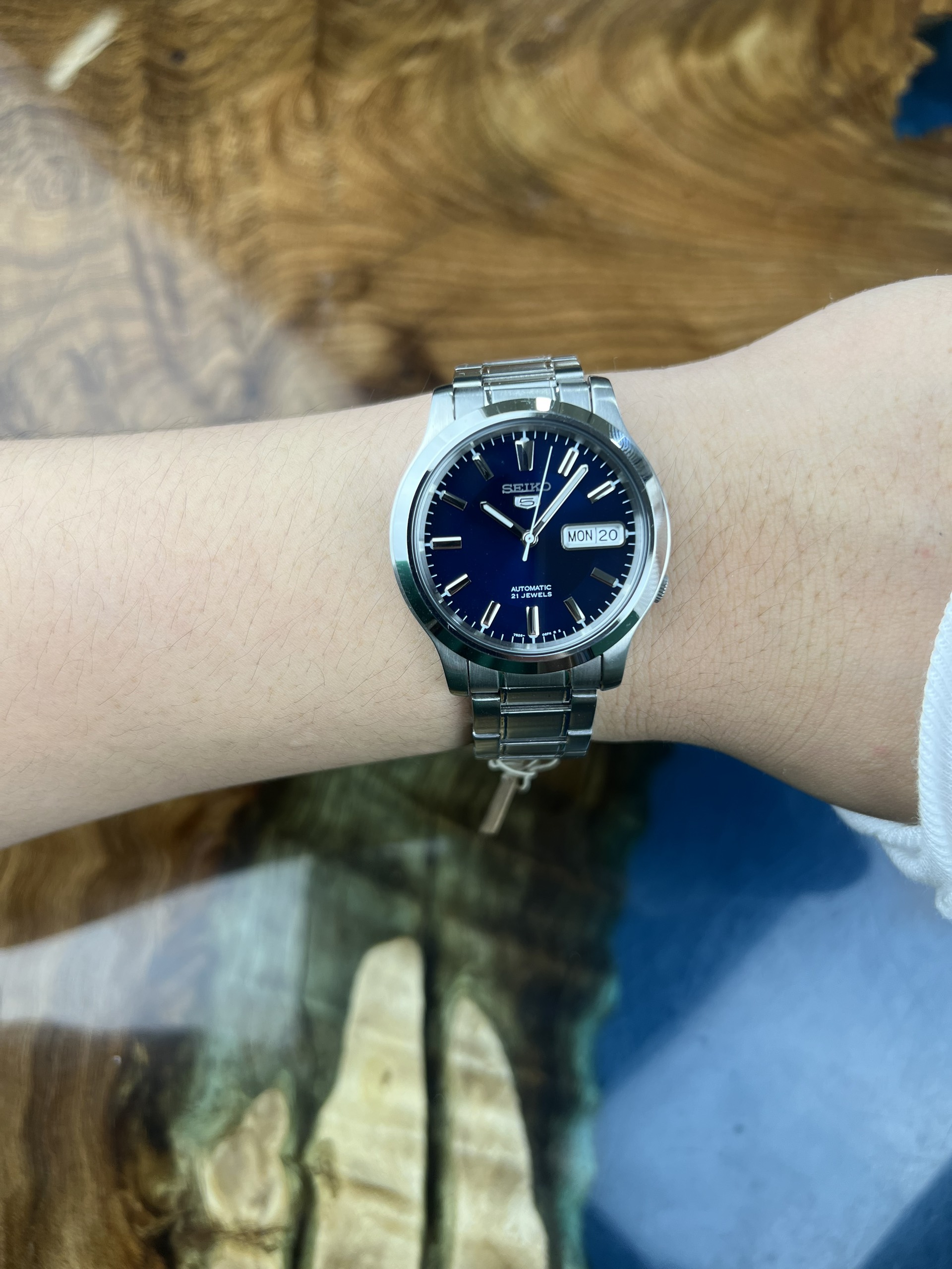 42fd59eb-6143-49f9-9d8d-f397f9258fba