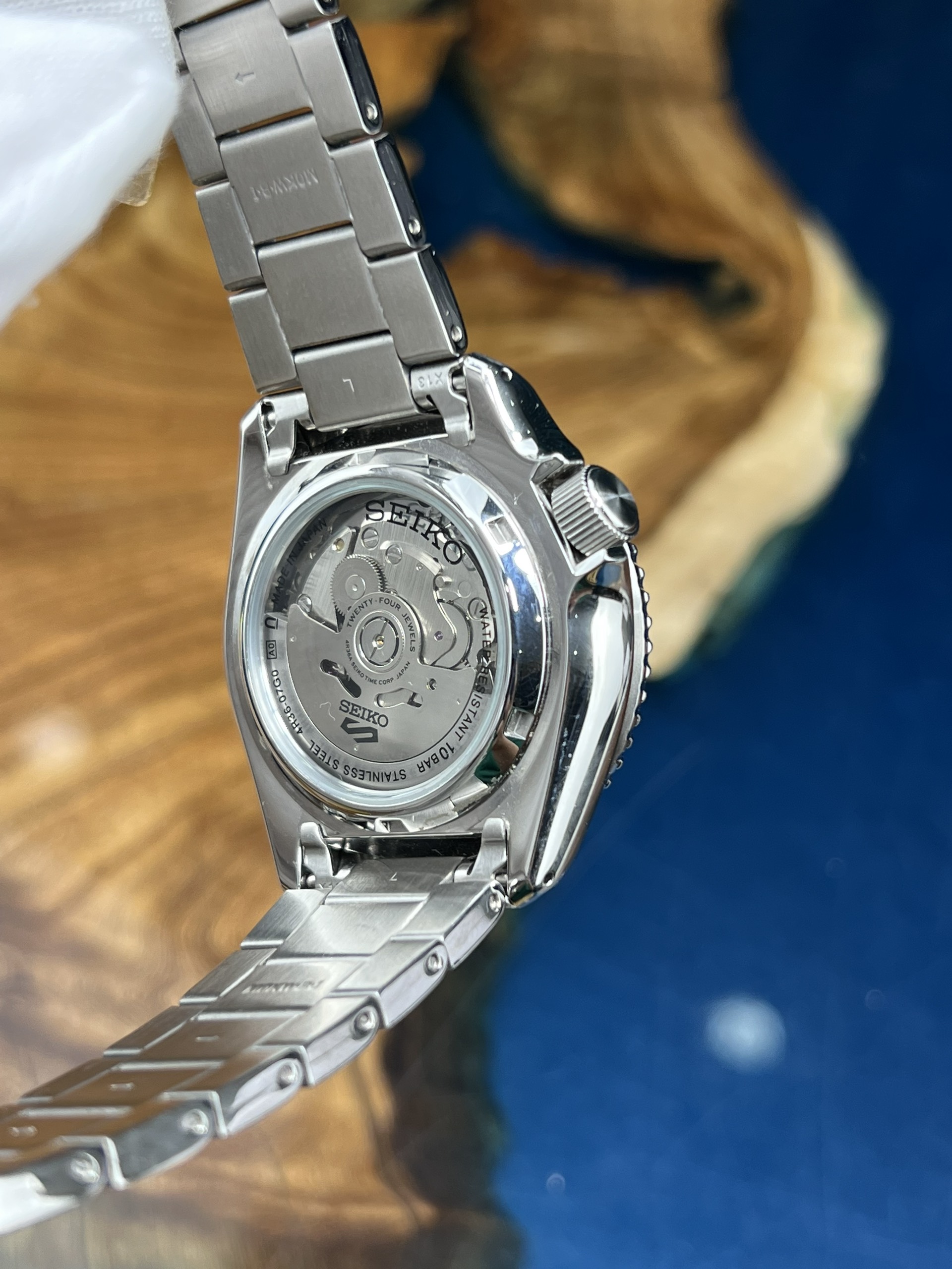 44-aecbd17c-4ed4-4327-9909-2466d2594233-8ea893e8-3552-4acb-aa57-47750e97fd71