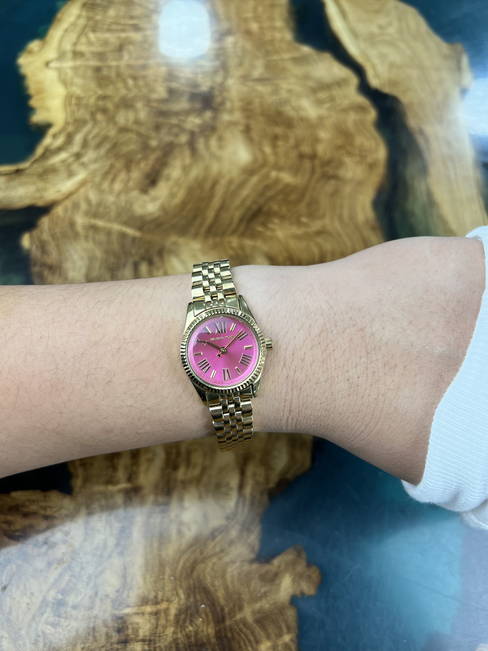 5-00e300d0-e6b4-45ae-94d5-be567aacbcbd