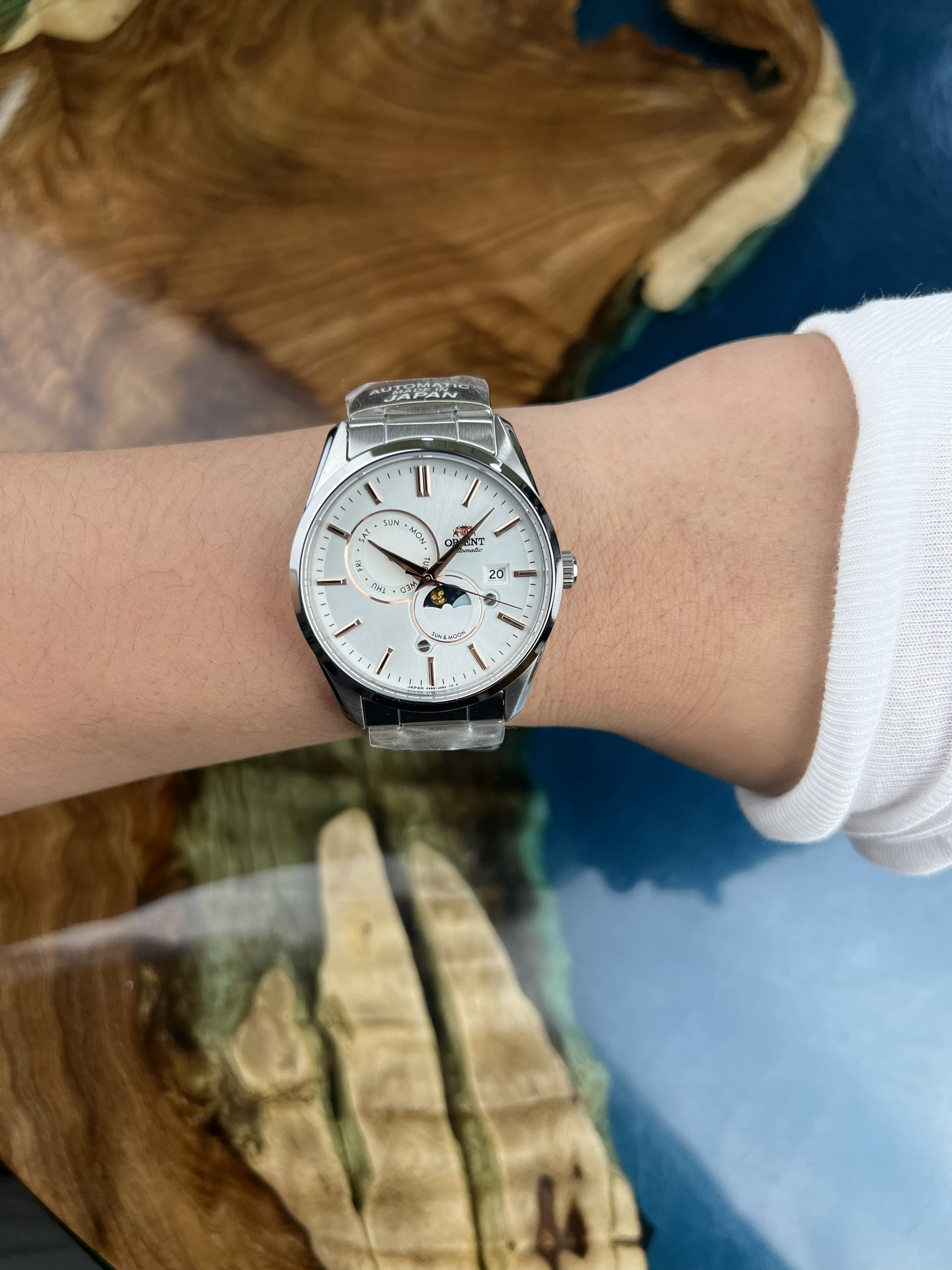 5-121bf250-e127-41c9-9591-915710c812d6-15956866-3237-4a5e-a928-a8816f06cecf-7a490f53-c360-4821-8d52-b4c89326ceb1-ab9d479f-9263-4d83-96a3-7ebda6b46325