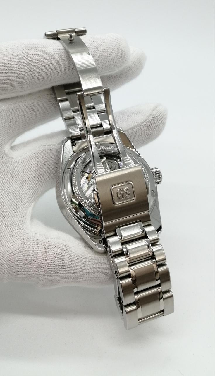 5-18fa823b-6b8b-49c8-b818-26a34352a188