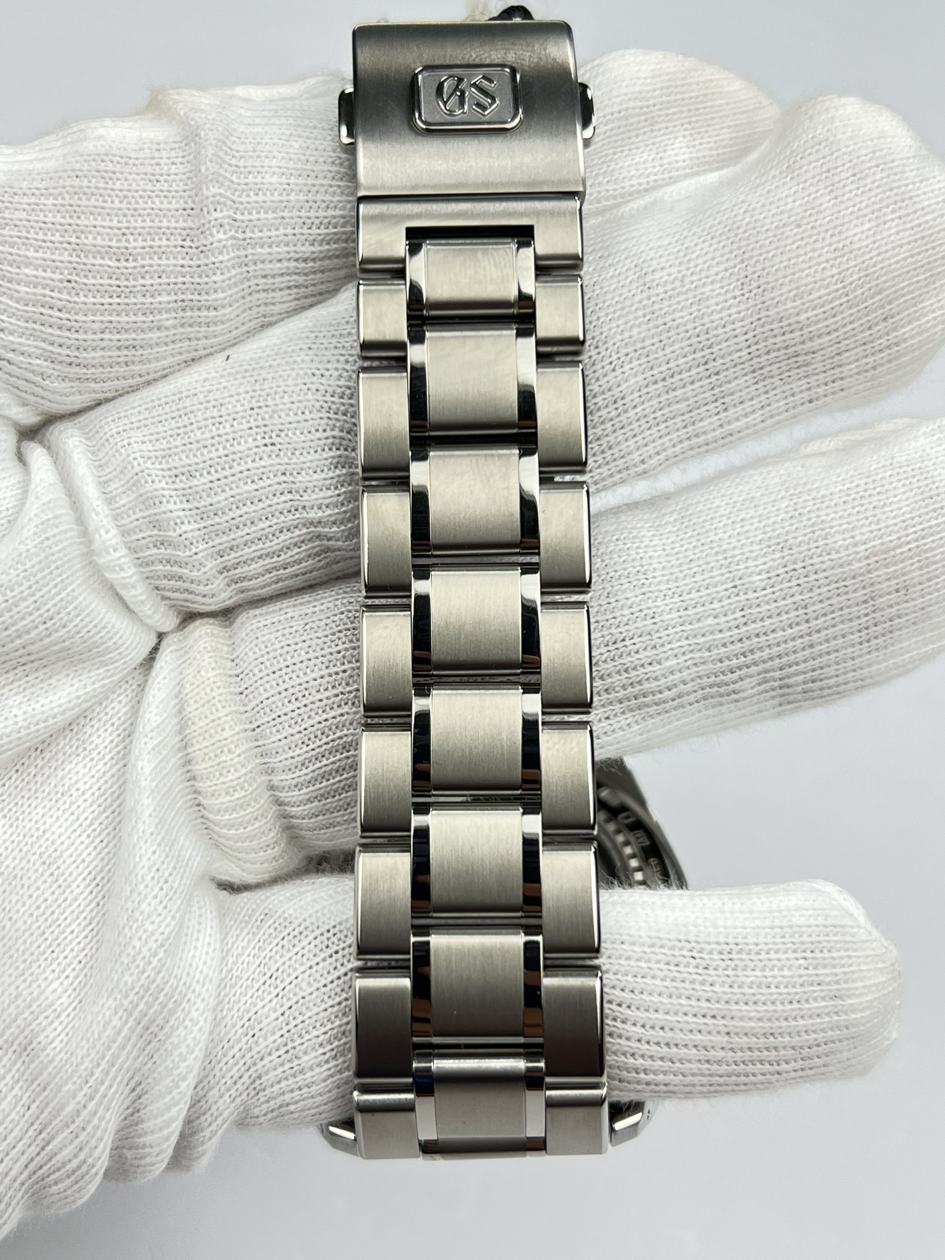 5-617c63b5-c478-436e-b891-823a5f8d4637-673e3d14-b23b-4bd5-9ef9-6a965f83f8a9