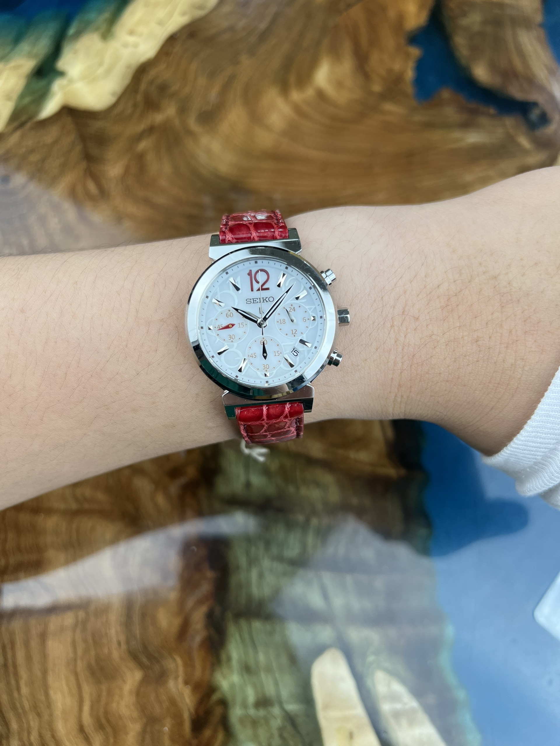 5-708313f4-5824-4a2e-a23b-deb43fb6d27a