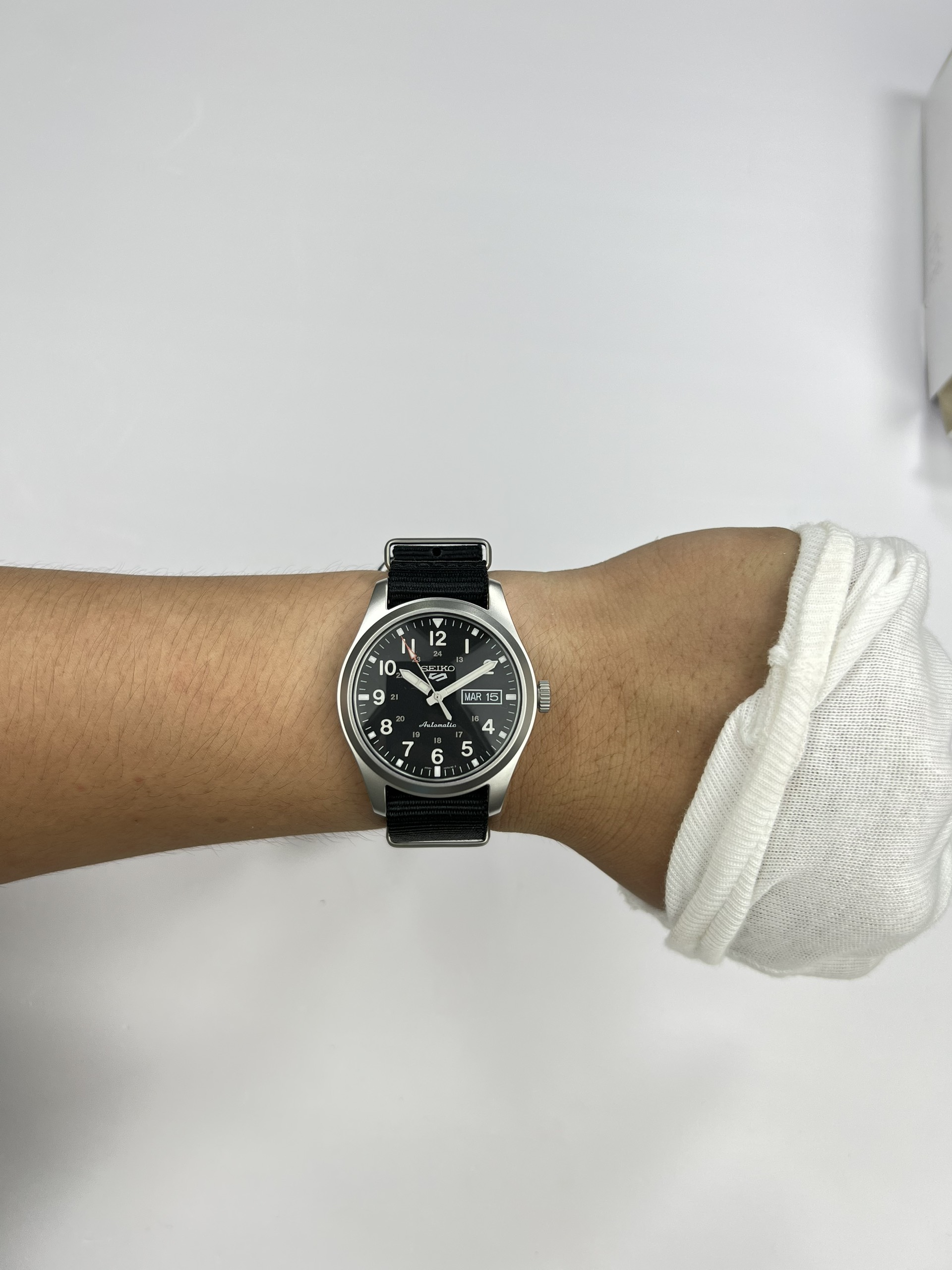 5-8a9c5651-a9fe-4056-bfa2-615668937829-d541de27-f251-4990-9c74-2de90c12a297