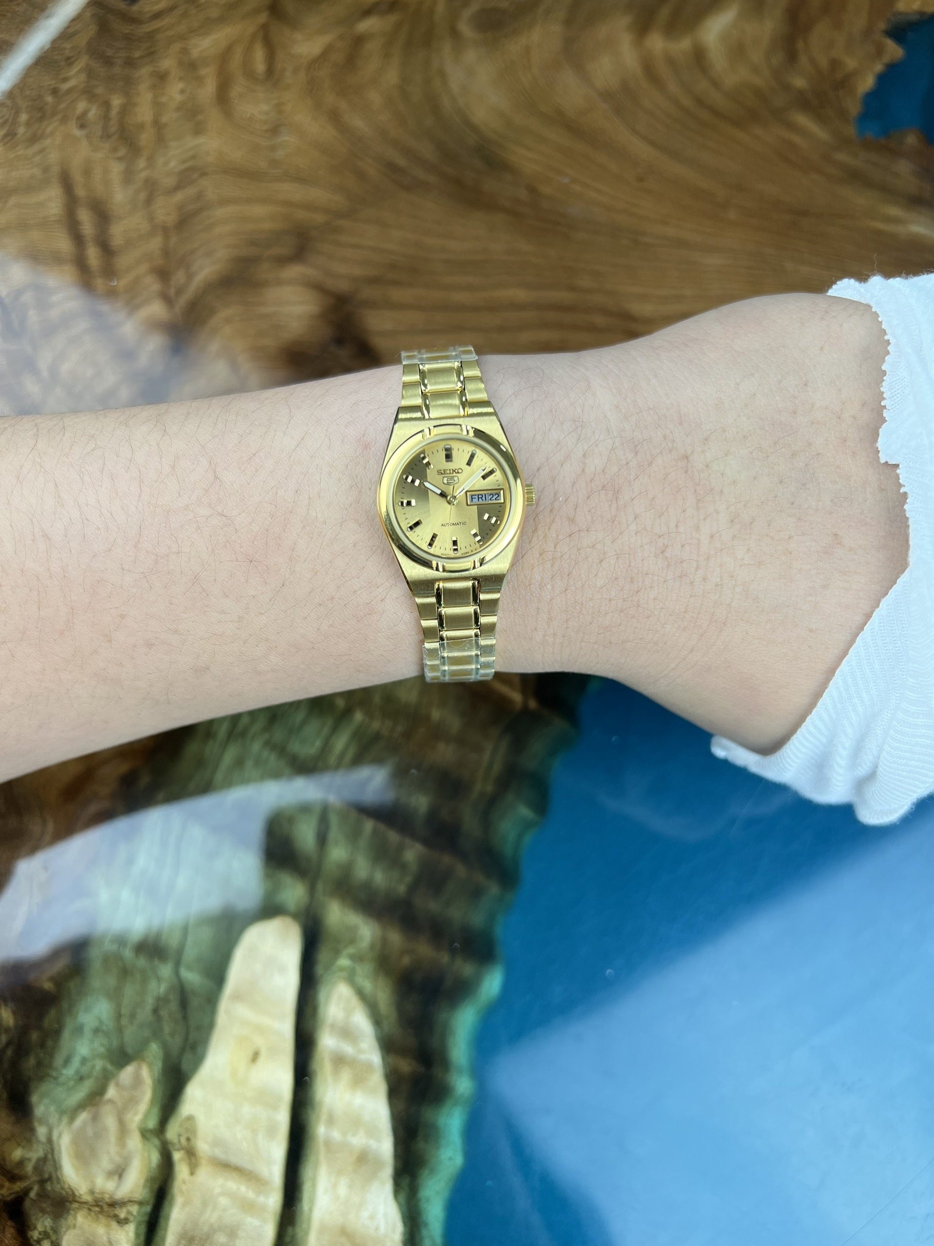 5-9e1580a4-06d8-4003-aafa-9ca7367ef197