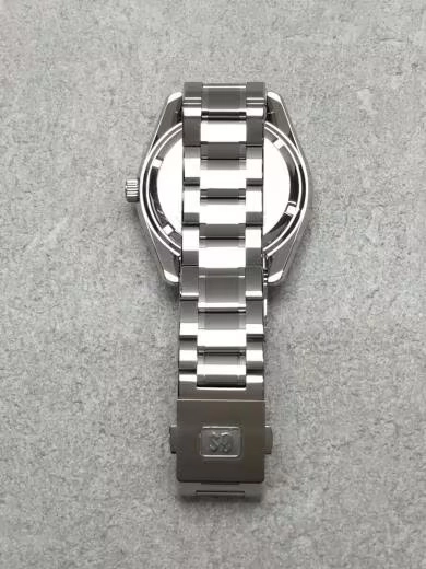 5-mn-11zon-f4aaf2f9-d414-4150-952e-b3cd888d995a