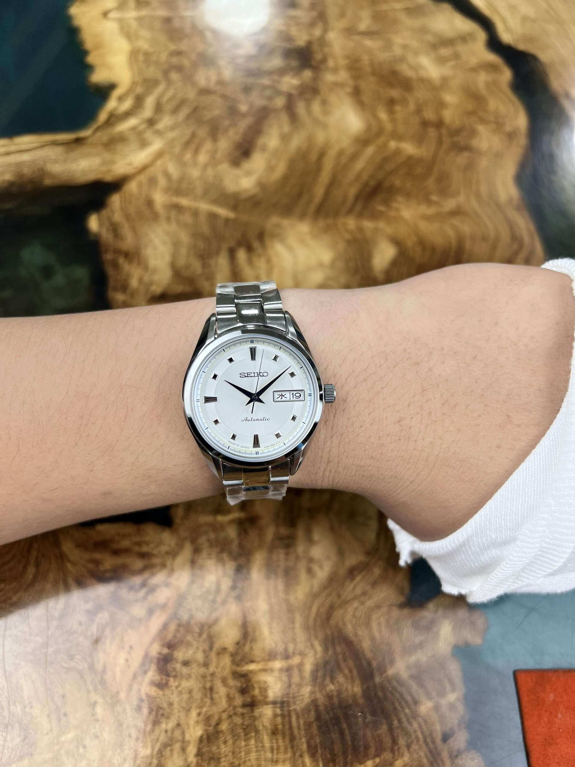 55-82108c3d-4f04-40bd-8174-5802c417d92e