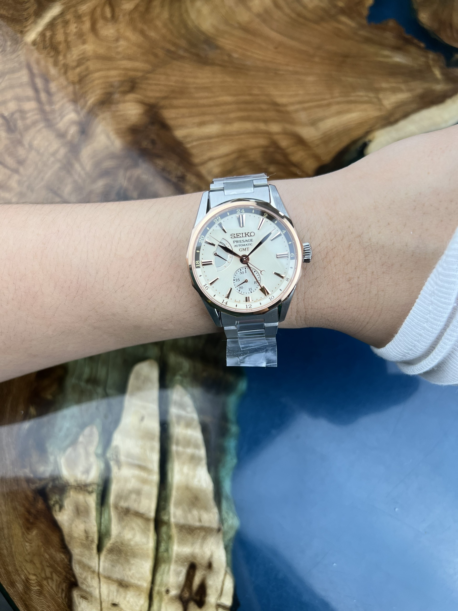 55-f54021b6-0816-4bce-9a93-0d9777182d50-7654b4db-1307-495f-bb9a-ef1a57b9d2b6-135dc5cc-5556-4361-99ea-2582d7103122