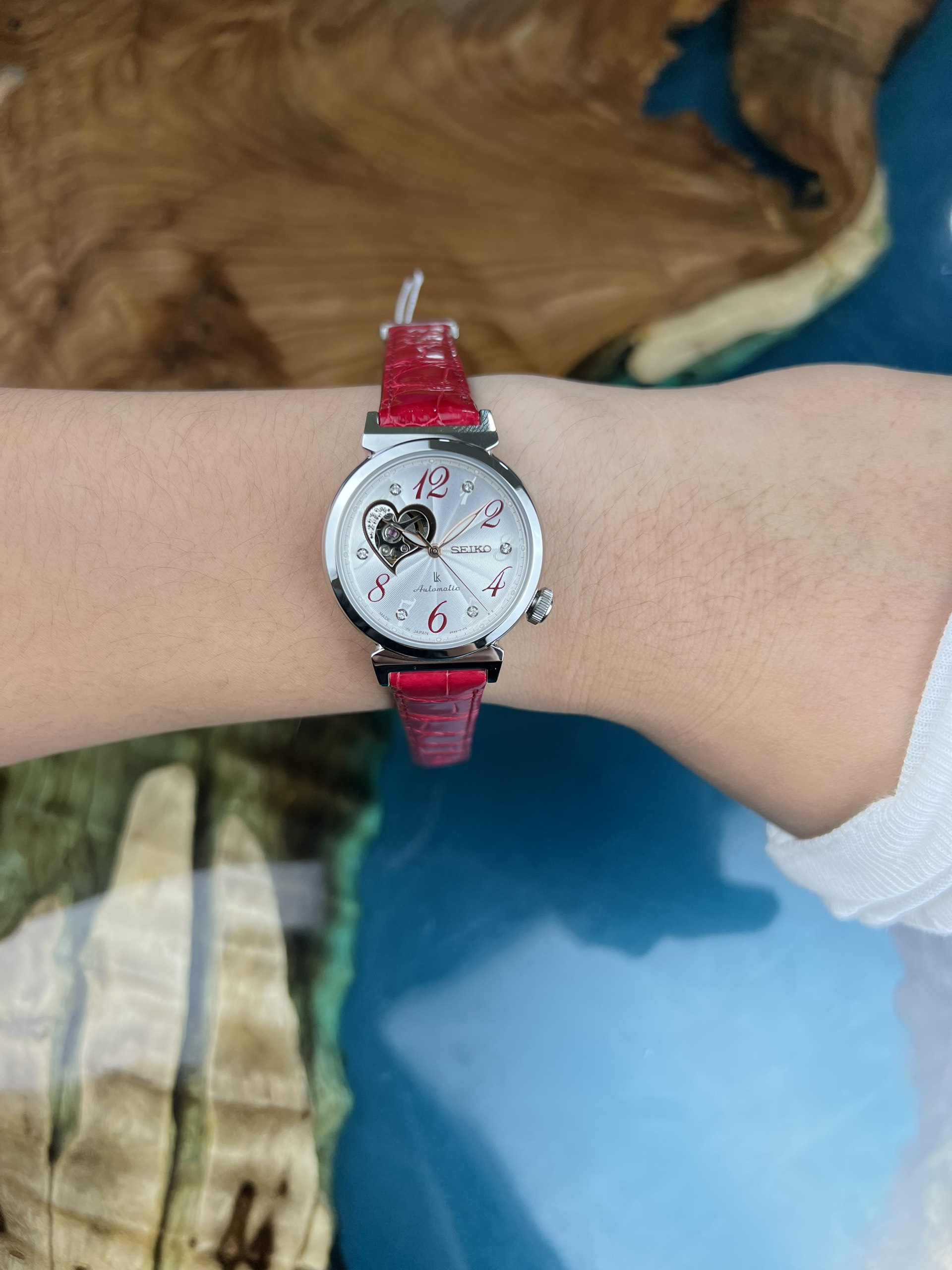 57f71f8611eb81d993efc75da8e27d10-68a57e40-59aa-43ab-81de-35823f4c1217