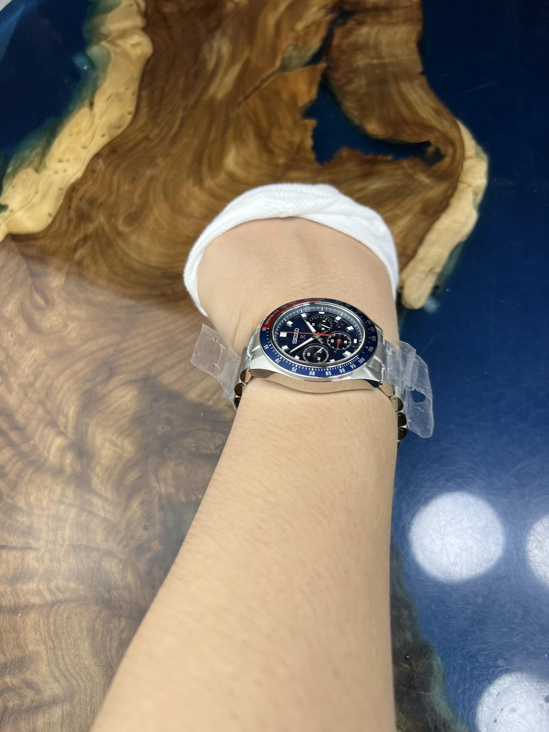 6-03909538-023d-4c35-b547-1065a5985a0a