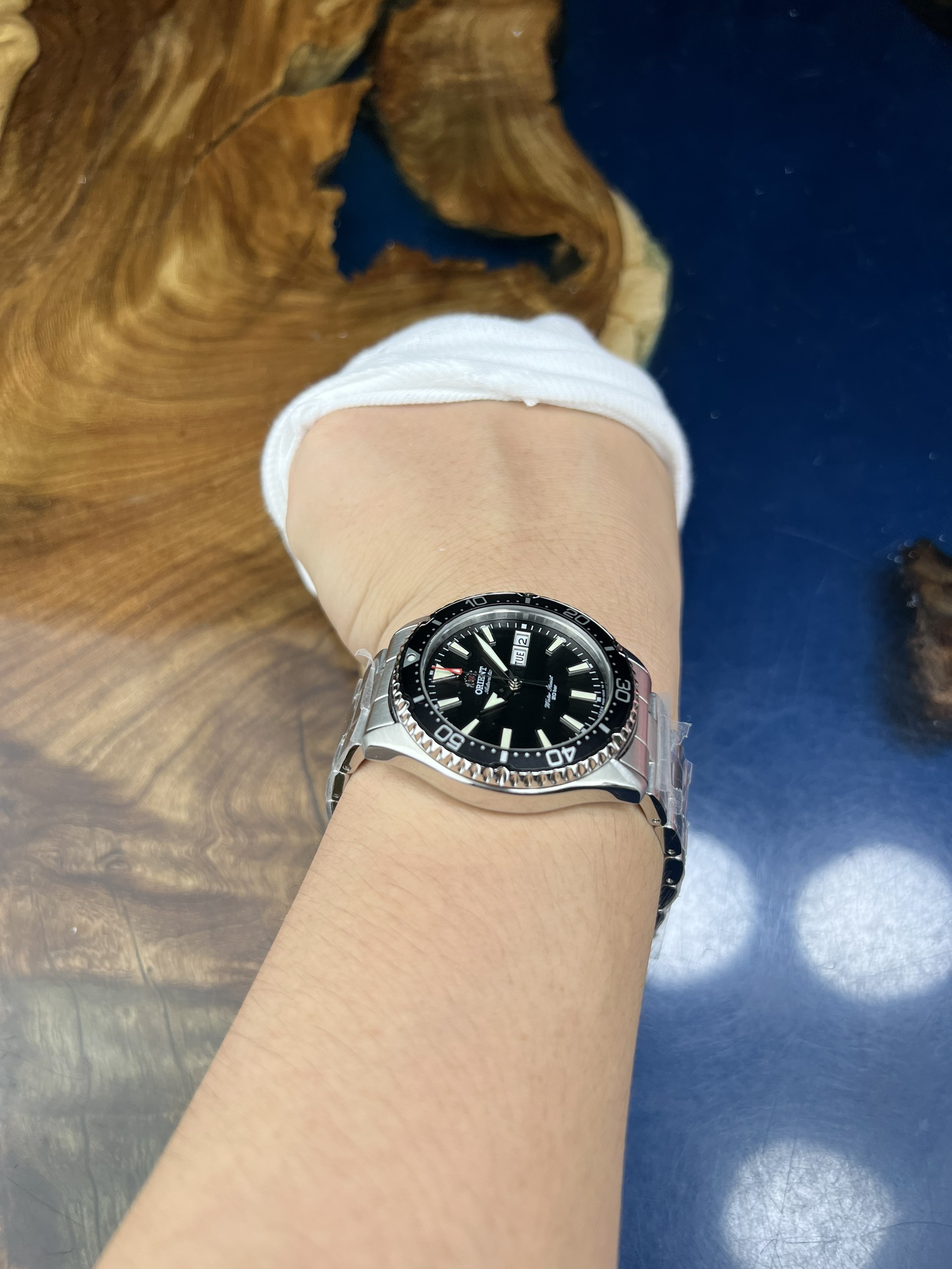 6-0794a991-0fcd-40e6-9f84-235be9fff37c