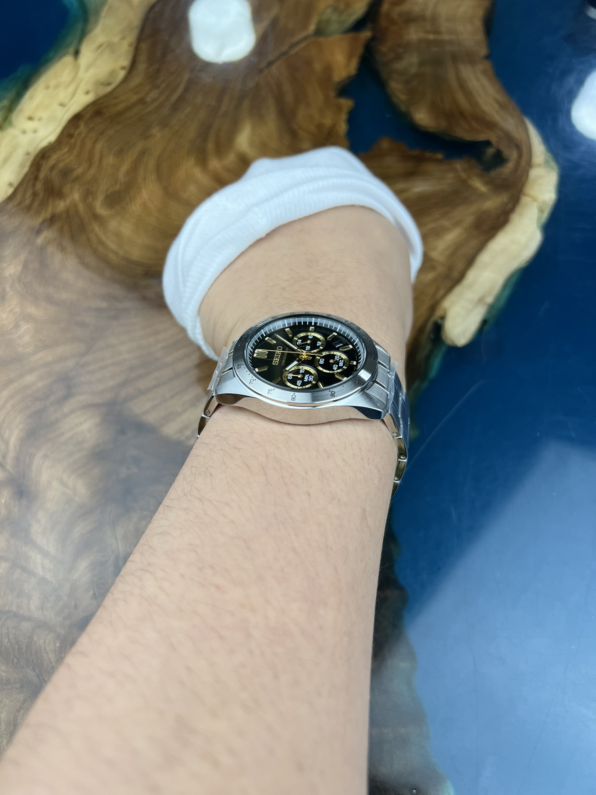 6-297643f7-ec50-4b67-ae7d-621959c5664e