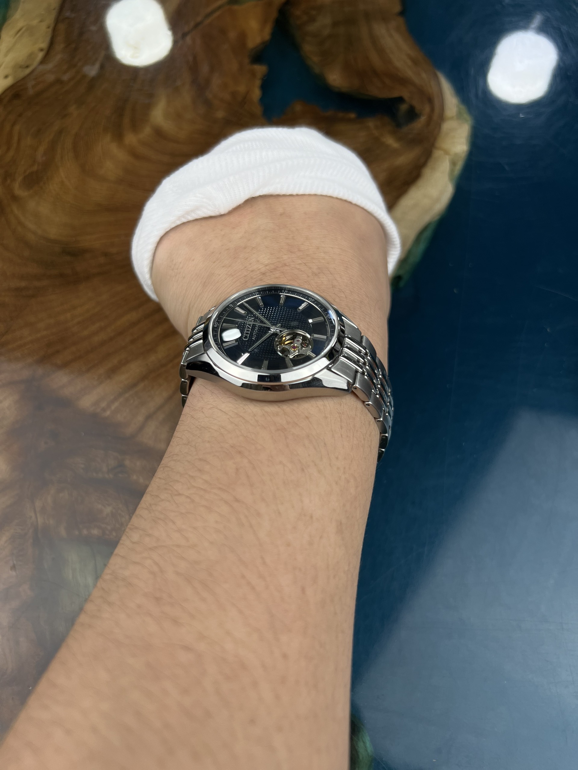 6-3ec24f40-1ac0-4b75-98af-b69bcc7ffccd