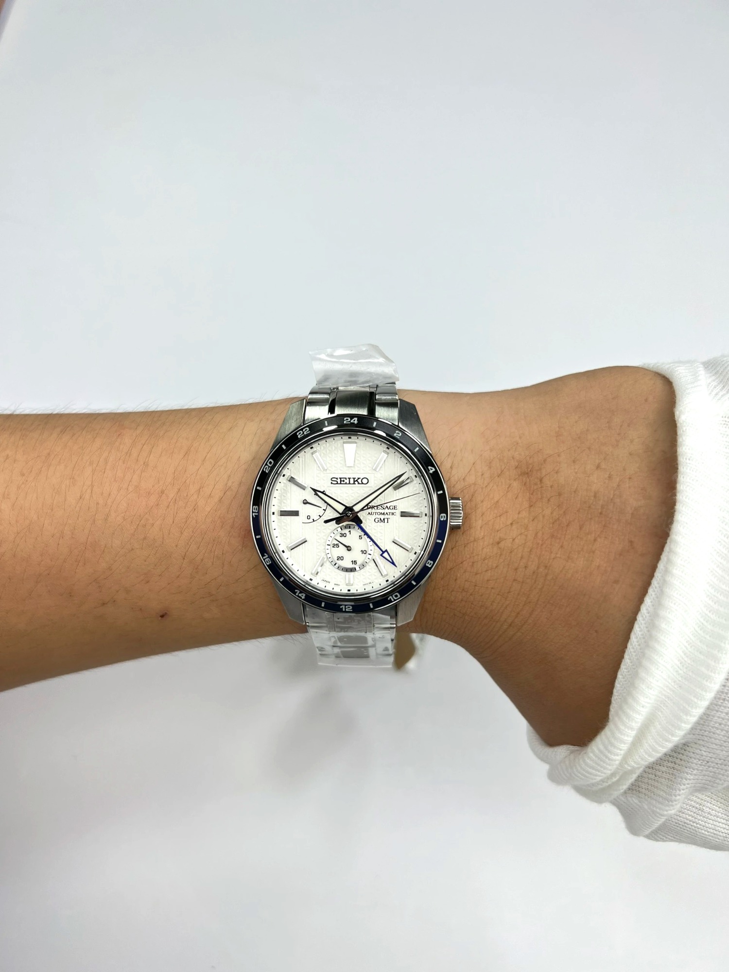 6-425637dd-eeb2-4d70-b60d-54c1442adf79-c95616e3-7d73-4280-bdb7-b6751a7788bd