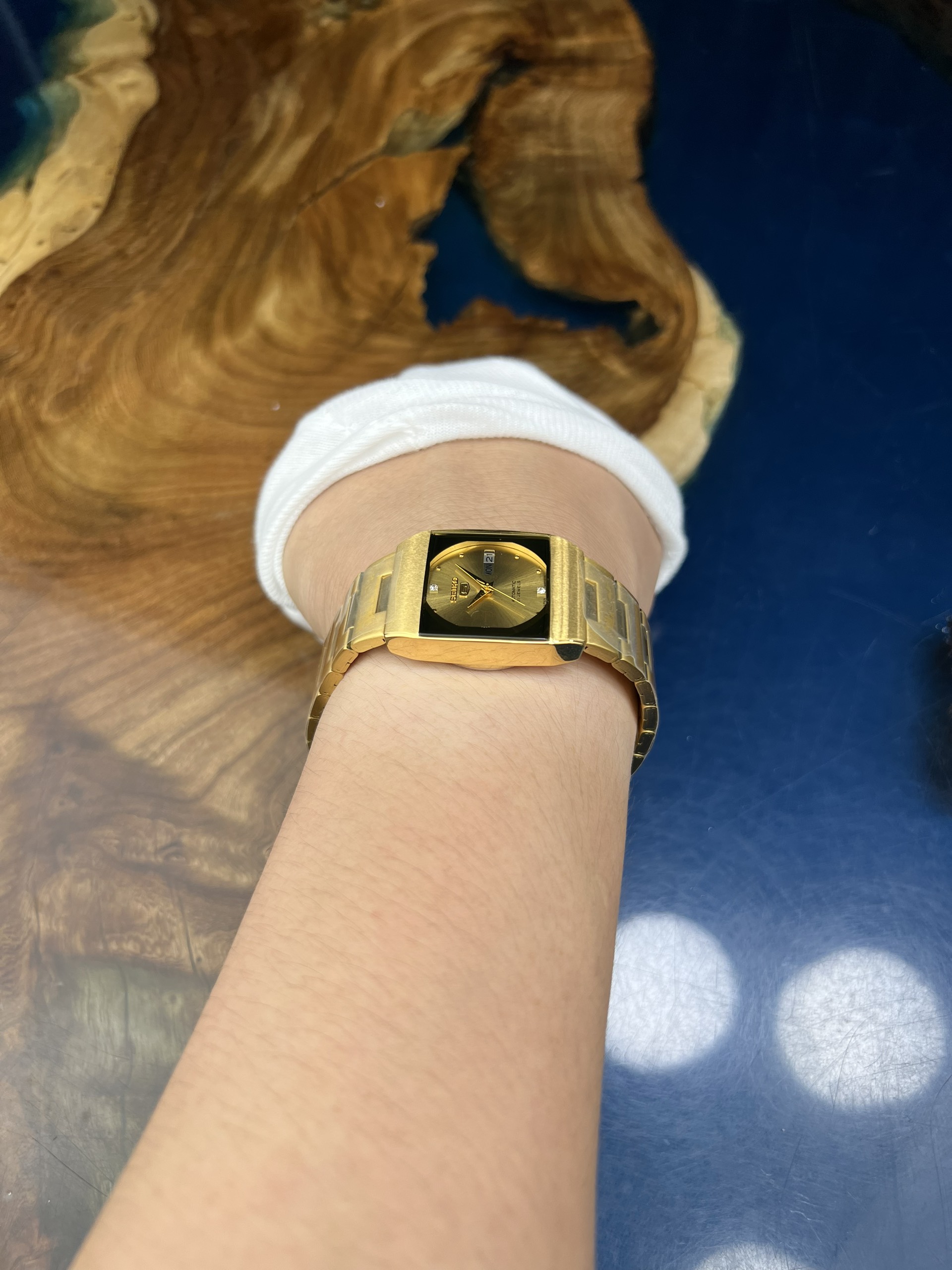 6-537de4a9-d187-4df3-b85c-2c1d85f3c44c-cd36f855-1a7d-4b4f-95d4-c4208550cf87-ef11a3d7-5add-4c39-b9c3-6d3bf9504654-cf8bc535-4b81-48f4-a0d7-17549495f186-9b09e402-6ec1-4f7a-bf66-5a5823f7de18