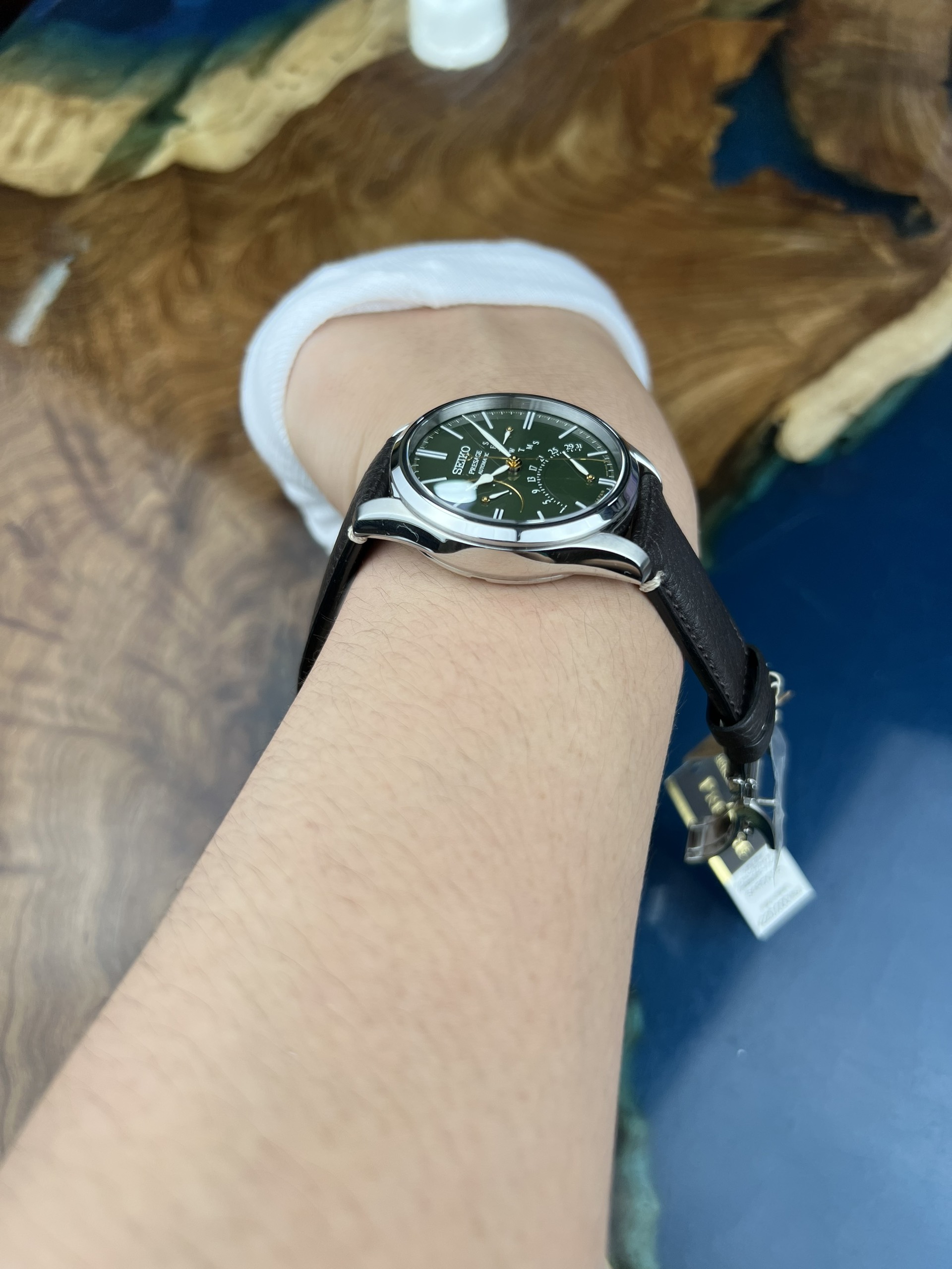 6-5acc8897-9976-4d02-b078-90e9f34a7714