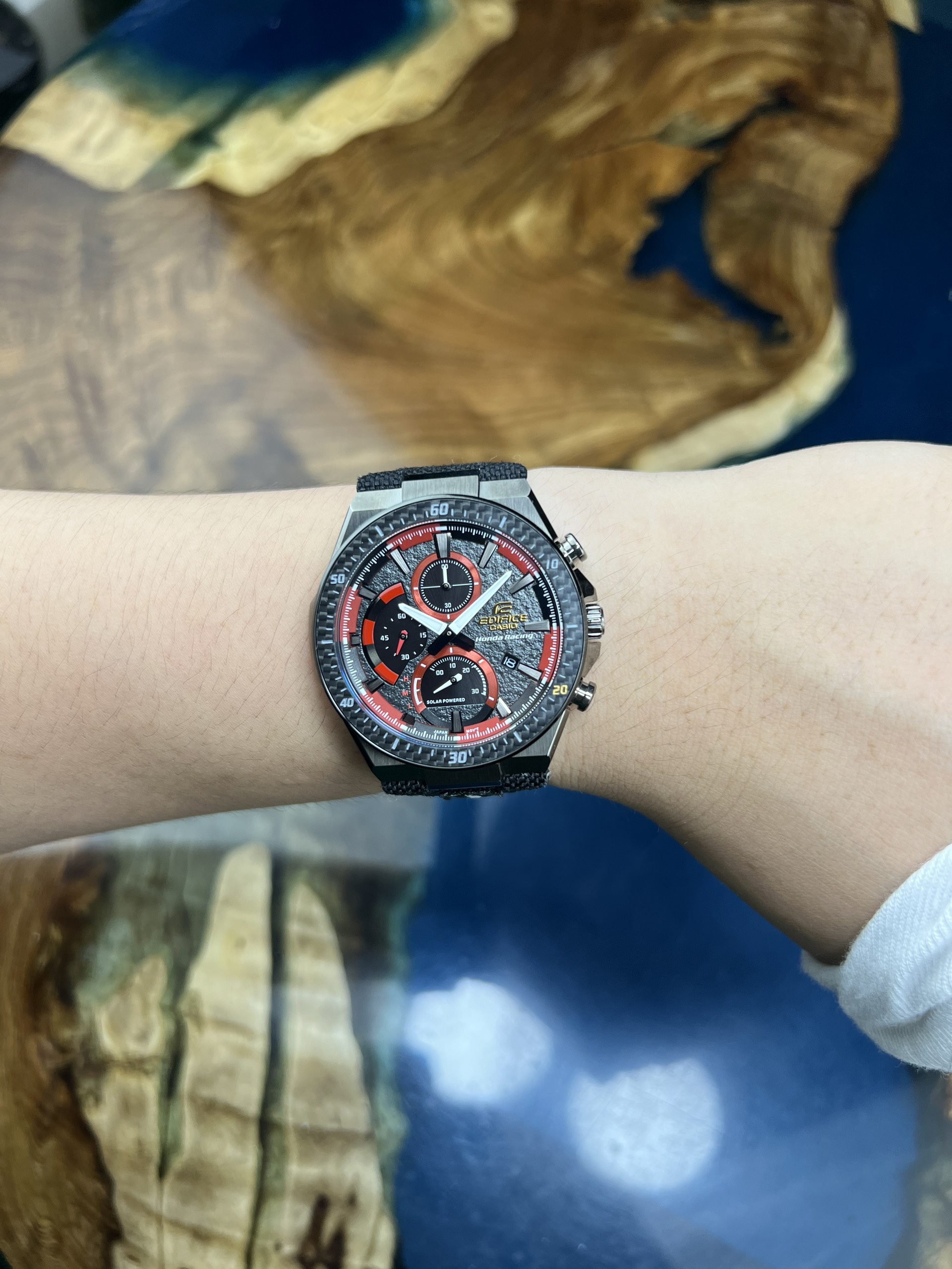 6-6751aa4c-0473-4b08-9a58-b3c19fdf25fb