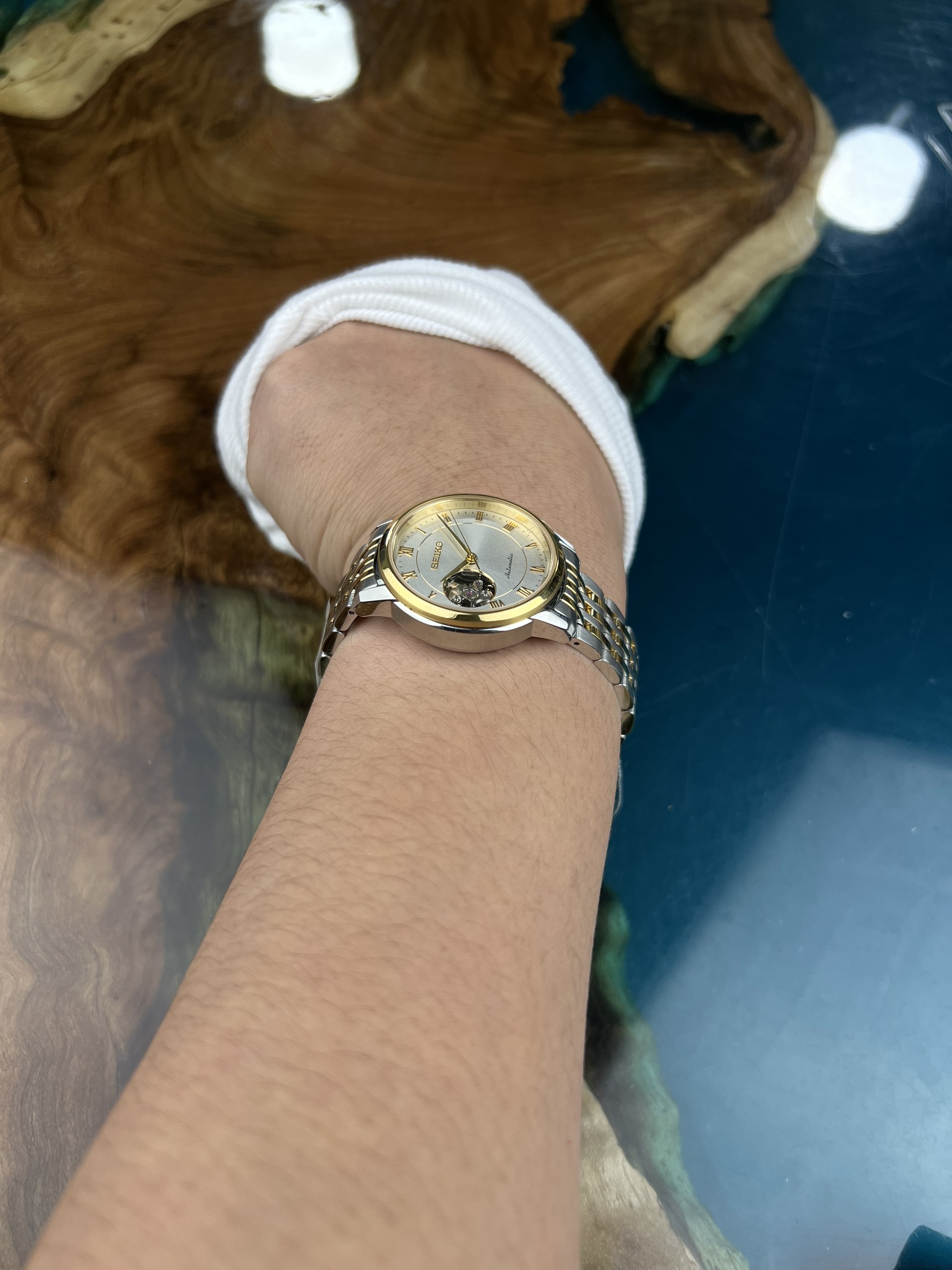 6-6e011448-c5bc-41dd-aaa5-8e57886e8831