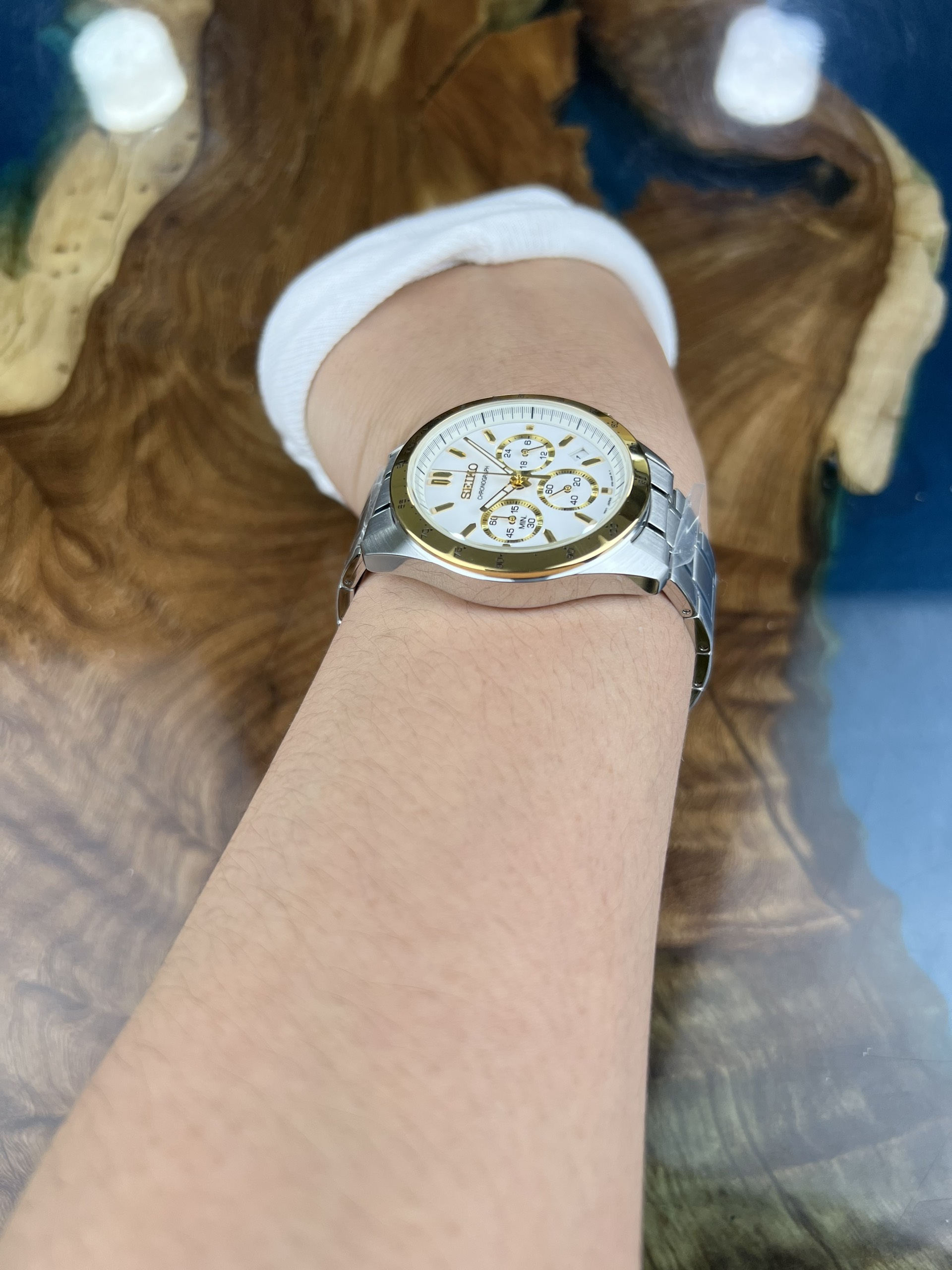 6-88bb5973-5673-4361-ace7-cbd67dc1261b