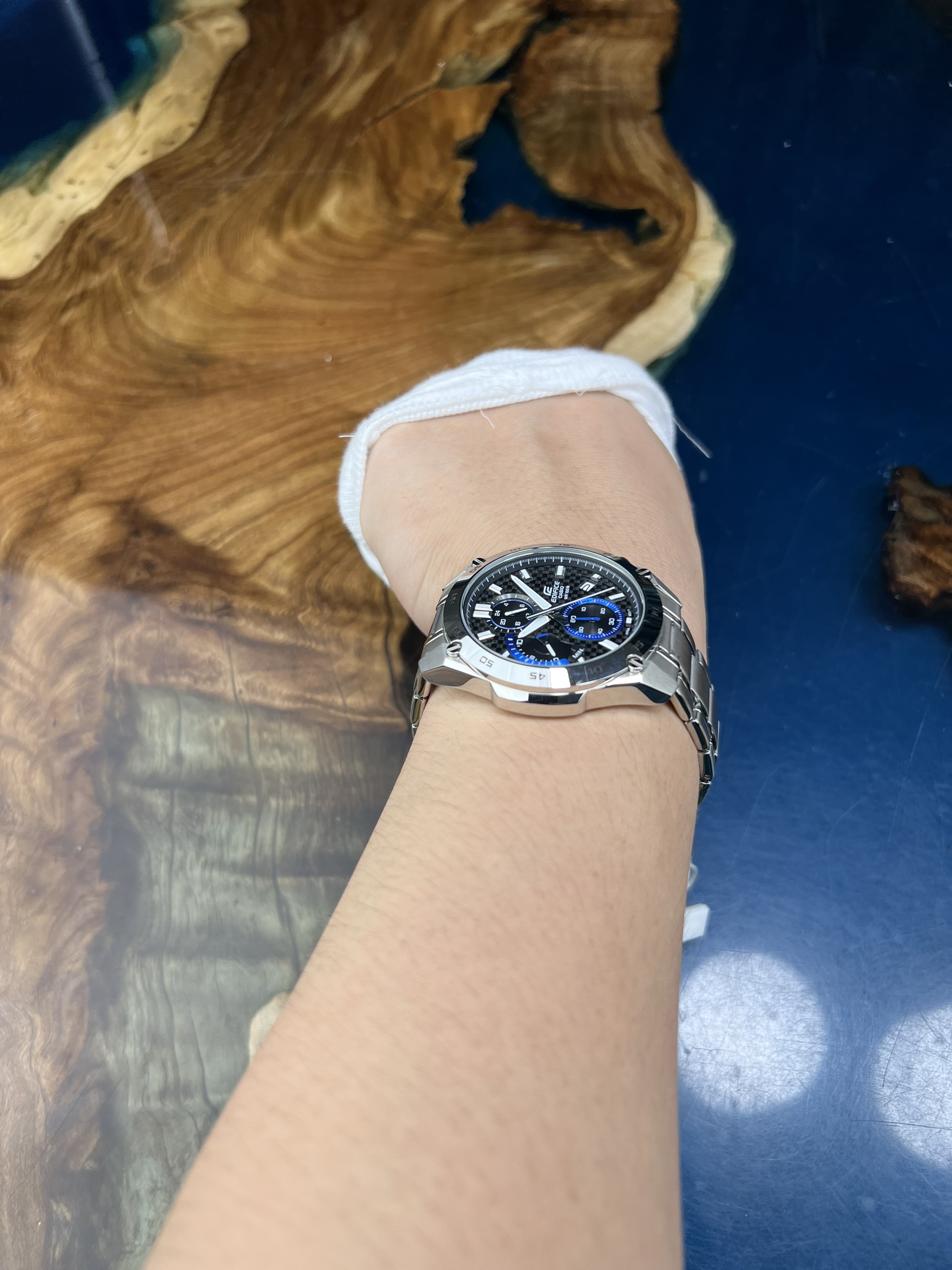 6-8c936d91-546d-4f7b-906e-3c6cb35596ac