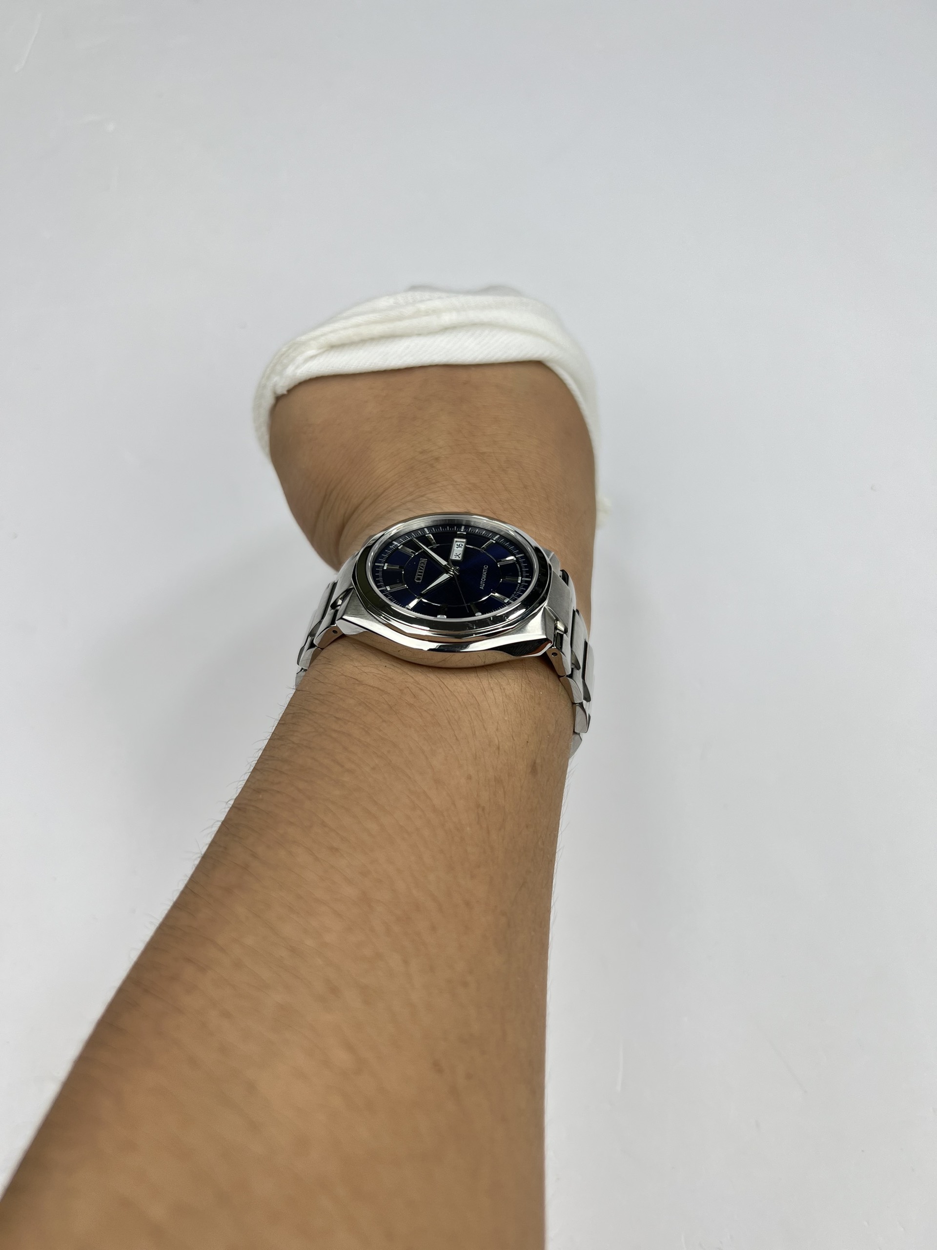 6-a8a385b8-dc76-47c5-b6ee-51b46498b8be