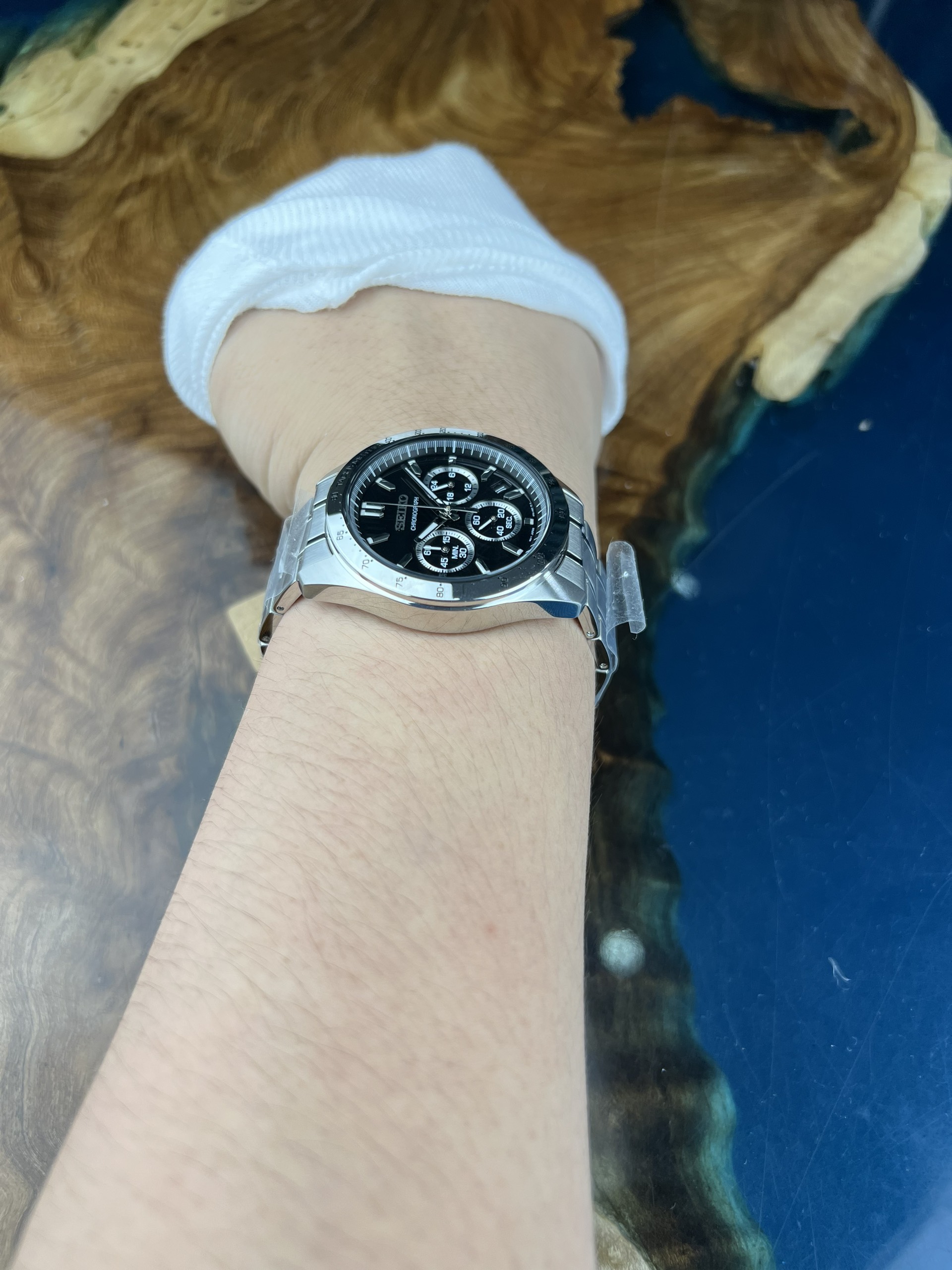 6-afc17e28-3cf1-4a5b-a1a9-e3a051390190