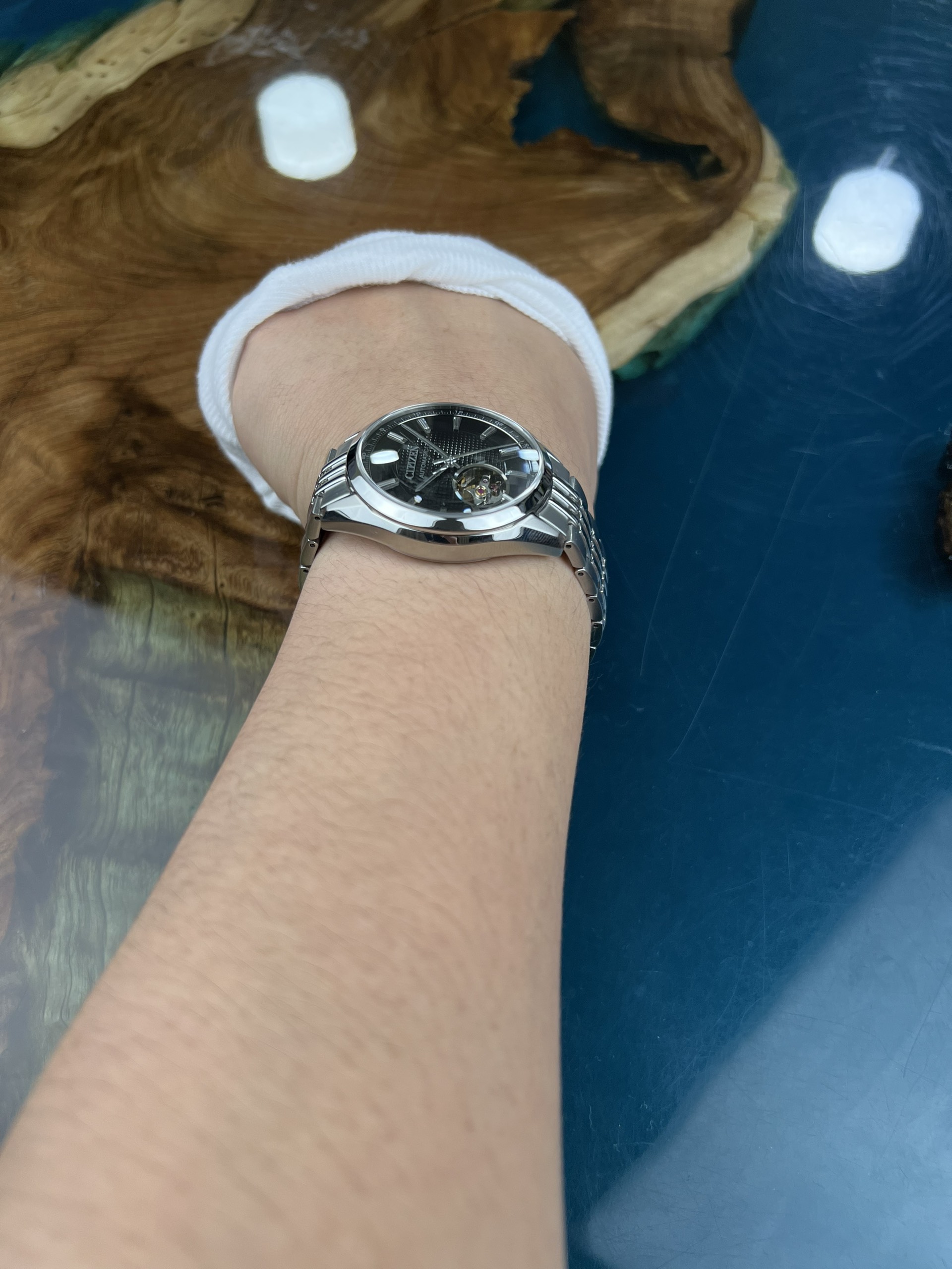 6-c37f31be-8c81-4512-8378-71d38f9b0474