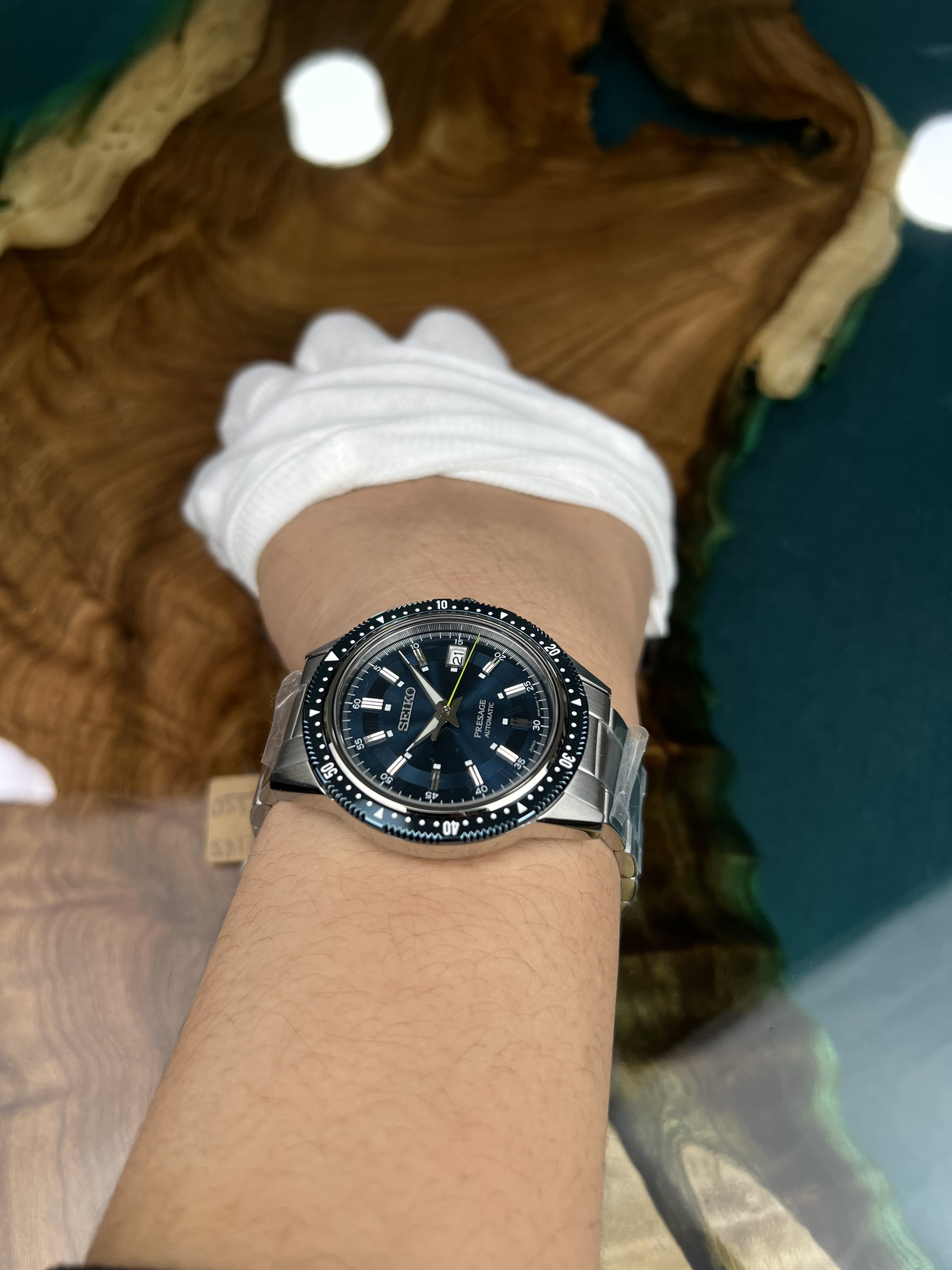 6-c6c32ac6-ff75-4846-9a4e-0289b372b65f