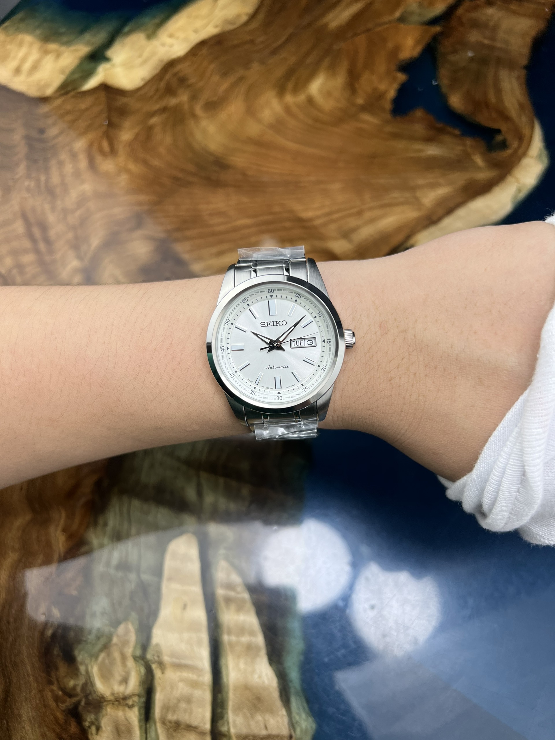 6-d0c27710-ac1c-41f8-b2f7-3971a6b3b76c